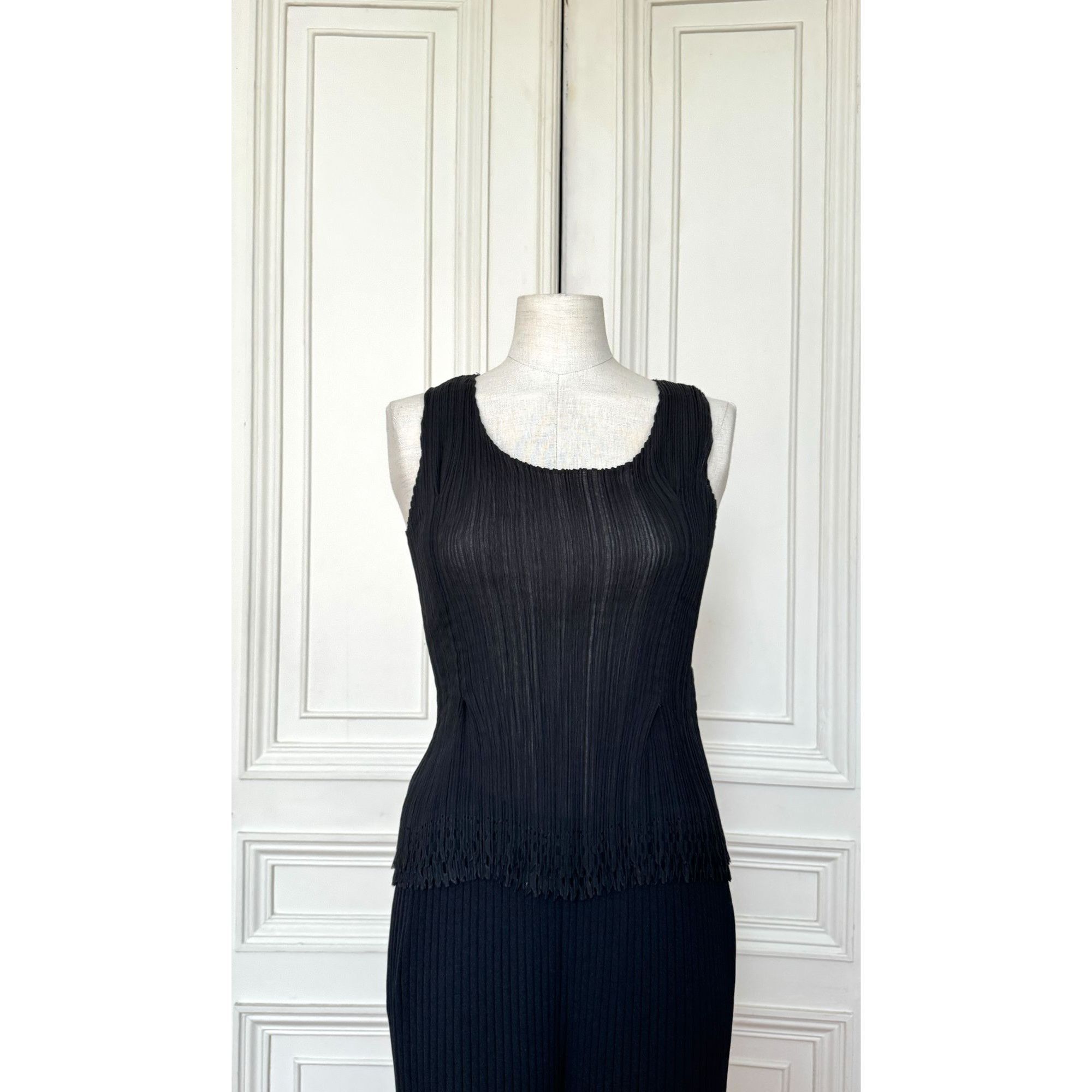 Issey Miyake Fête Black Pleated Tank Top Size M / US 6-8 / IT 42-44 - 1 Thumbnail