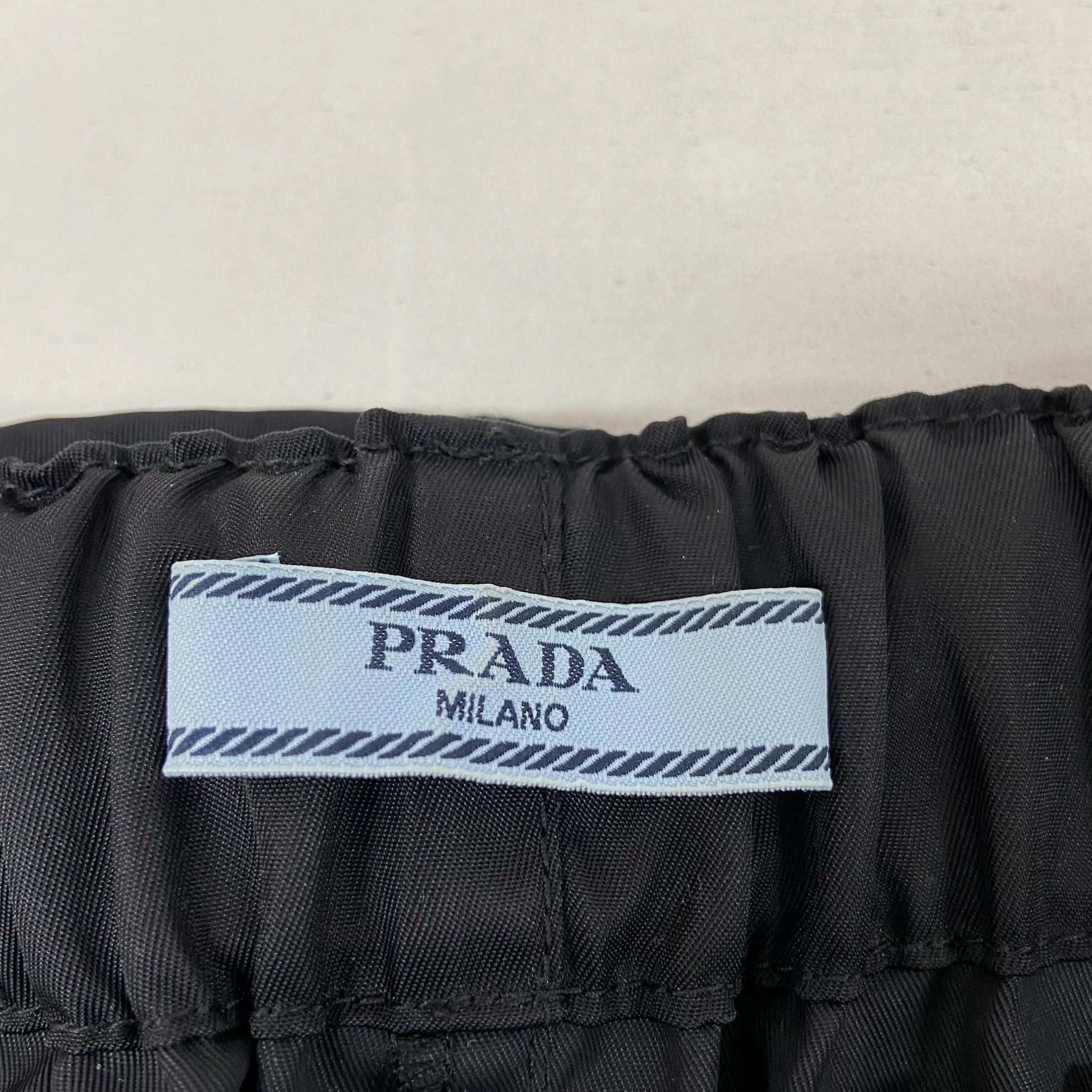 Prada Prada Triangle Logo Black Shorts 36 Size 25" / US 0 / IT 36 - 6 Thumbnail
