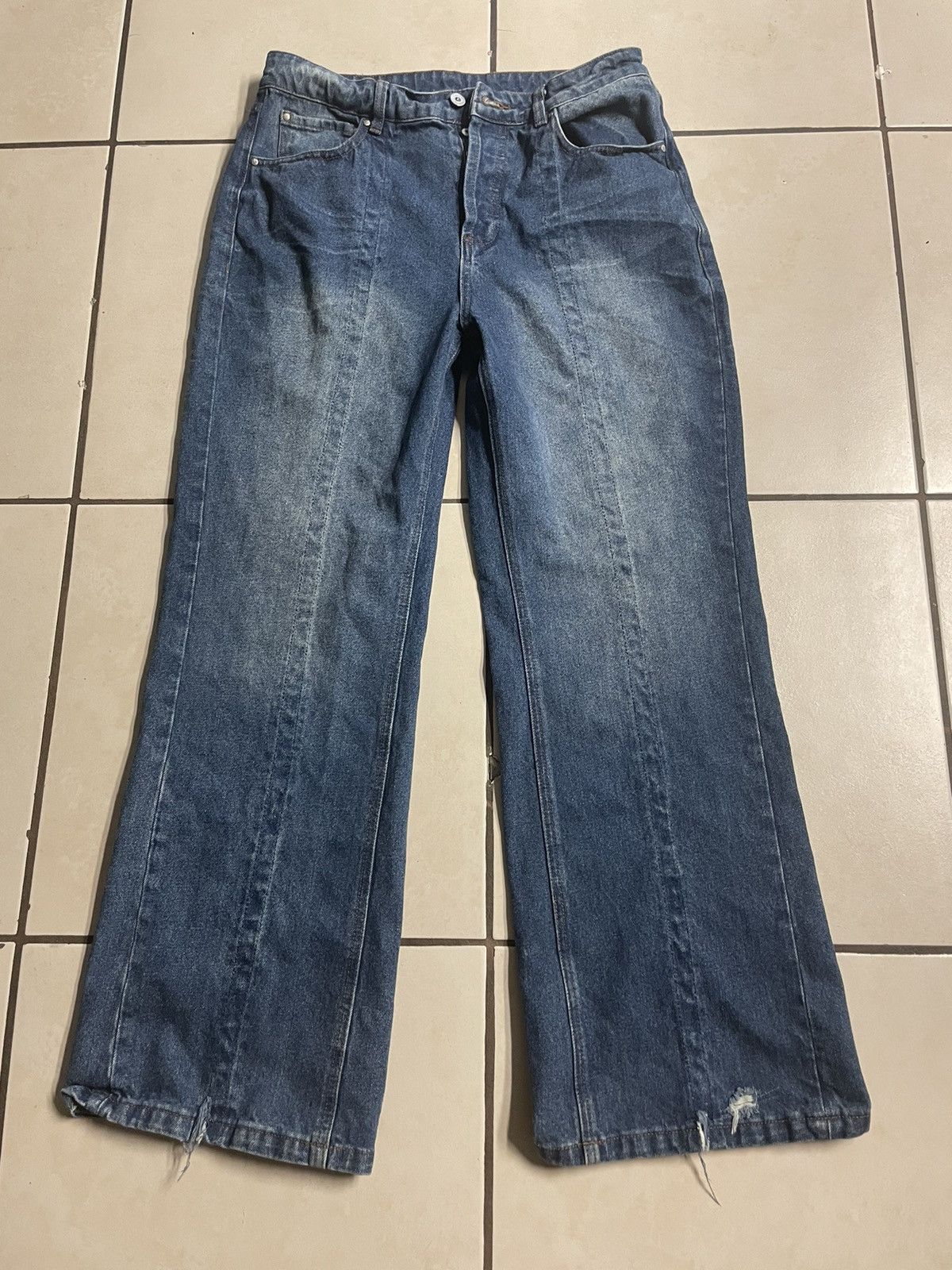 Image of Vintage Y2K Flared Denim Jeans in Blue, Men's (Size 31)