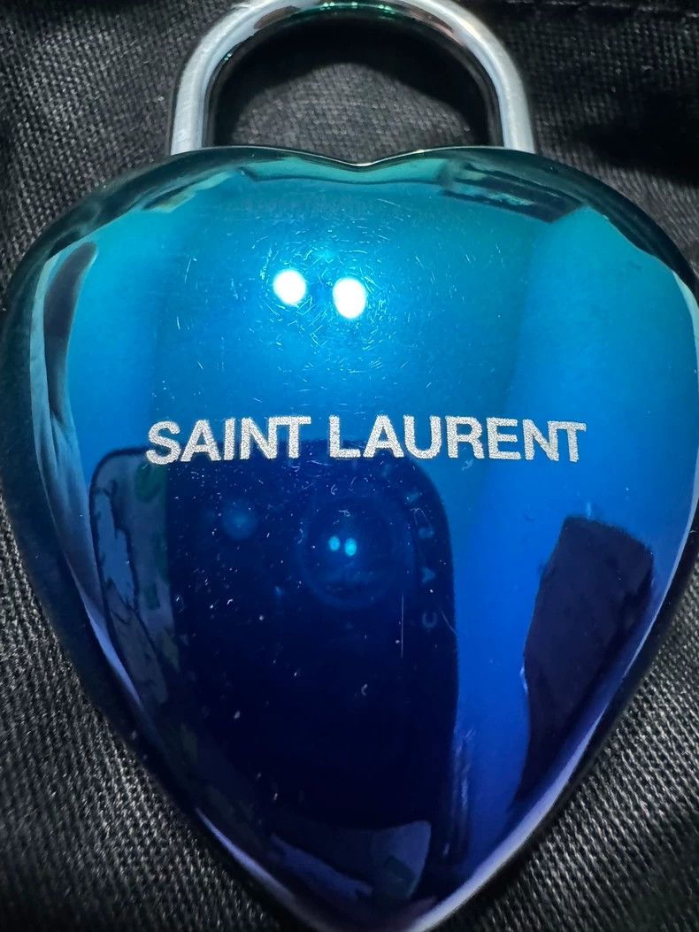 Yves Saint Laurent saint laurent Love gradient padlock 2501-Nextarrow Size ONE SIZE - 7 Thumbnail