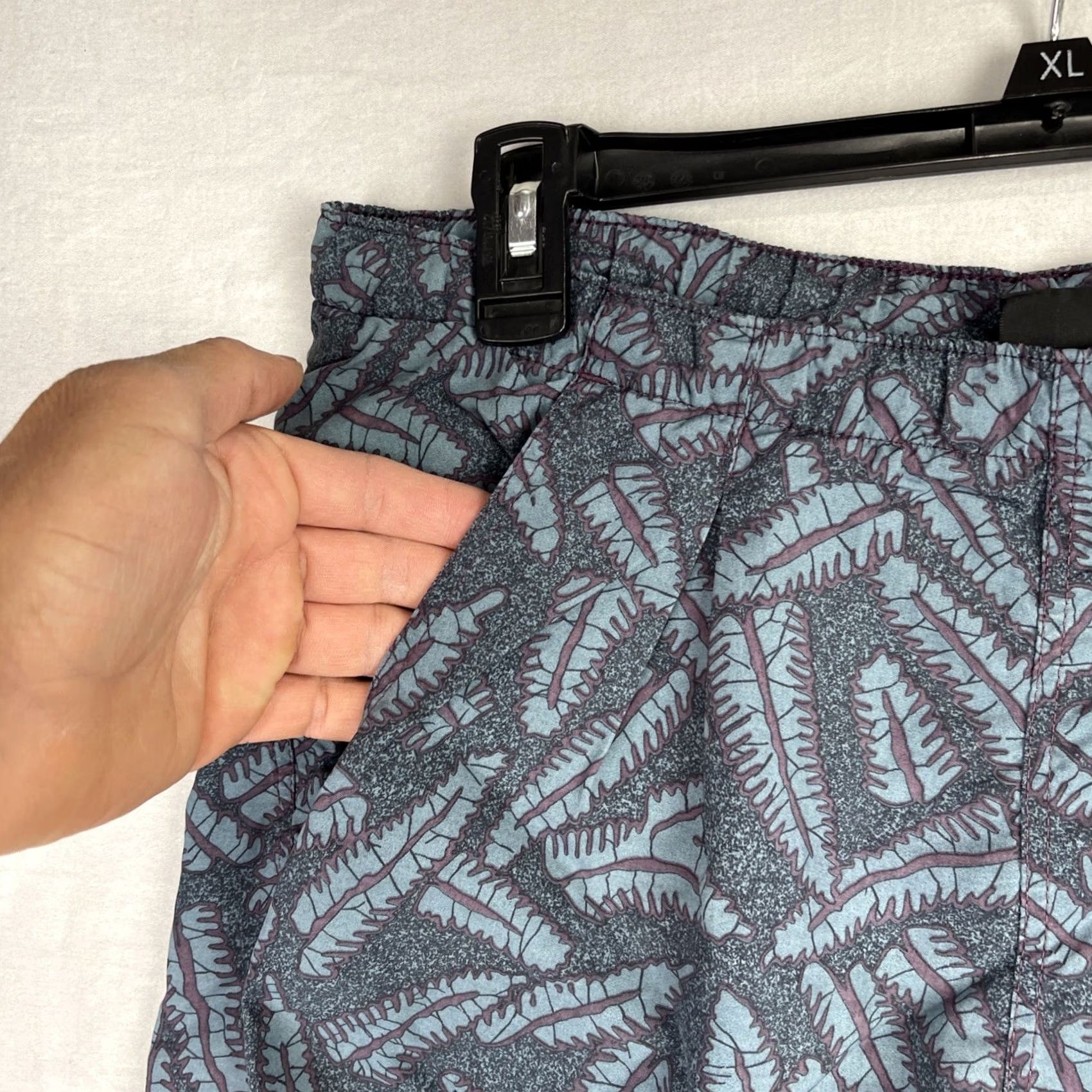 Patagonia VINTAGE Patagonia Shorts Mens XS Blue Baggies Jungle Leaf Drawstring Outdoor Size US 31 - 3 Thumbnail