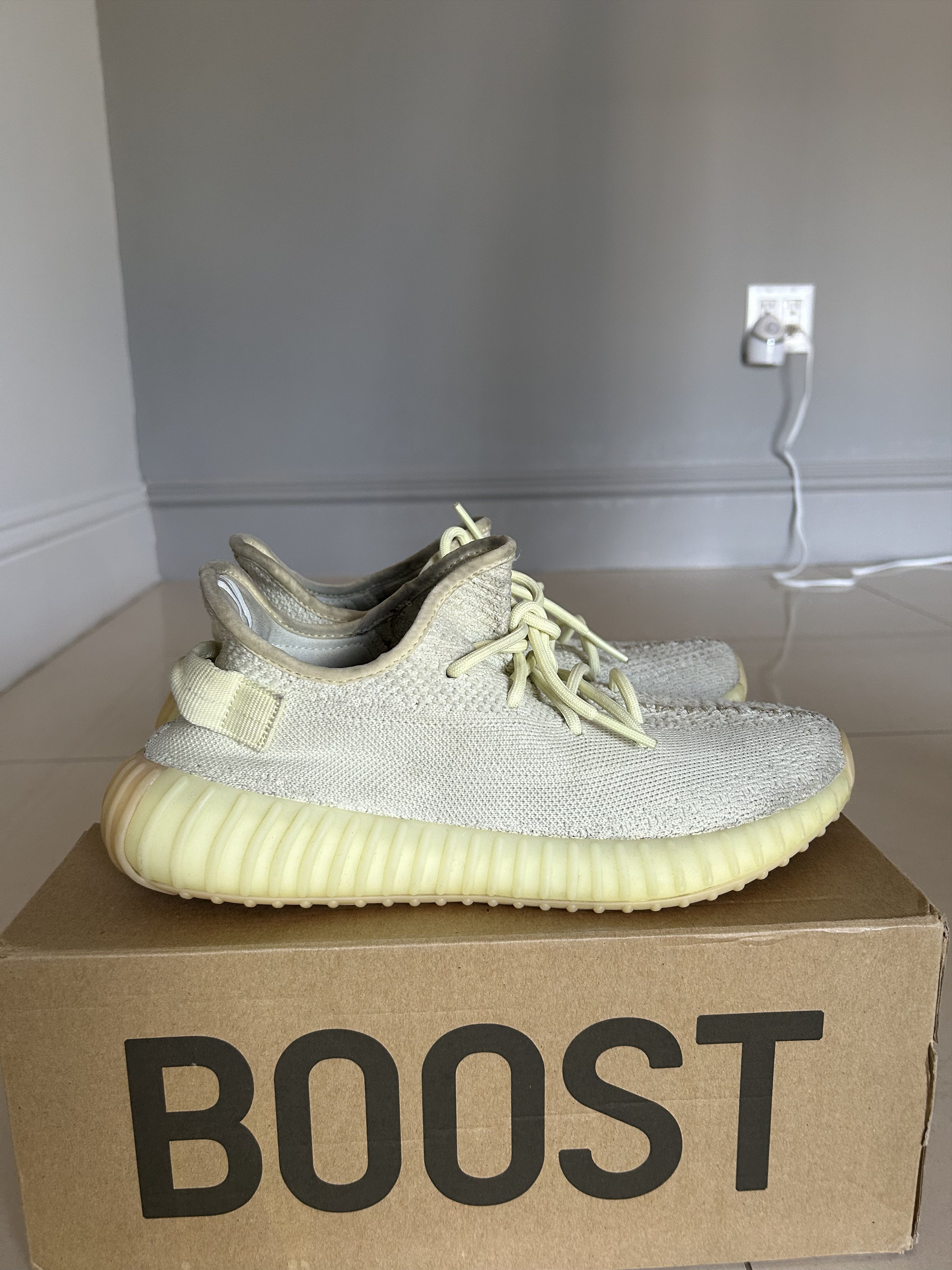Yeezy Adidas Yeezy Boost 350 V2 Butter Size US 8.5 / EU 41-42 - 1 Thumbnail