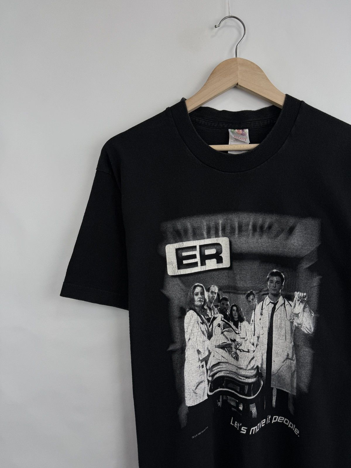 Fruit Of The Loom 🇺🇸 Vintage 1996 ER Movie Warner Bros Let’s Move it People Tee Size US L / EU 52-54 / 3 - 2 Thumbnail