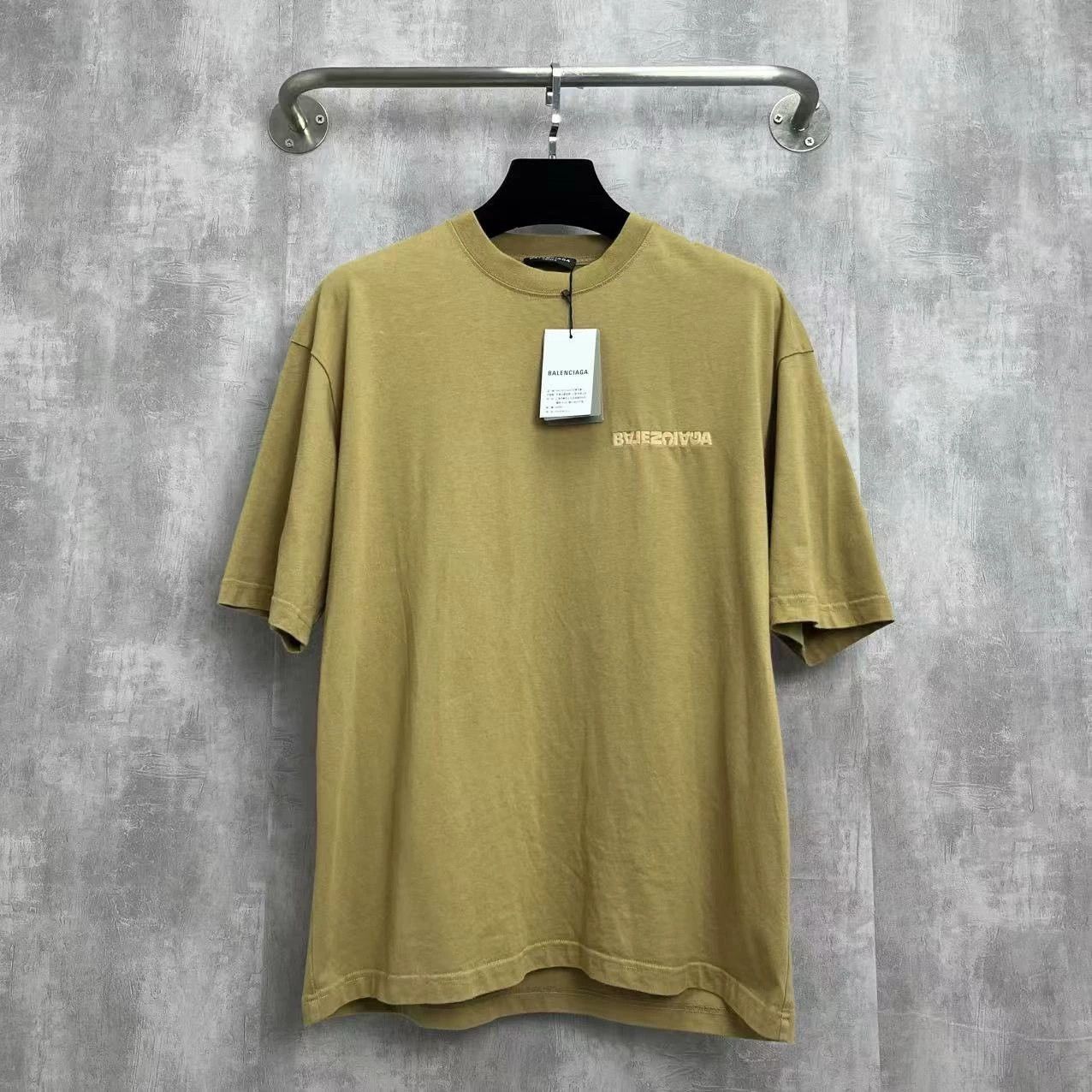 Balenciaga Embroidered Reverse Logo Tee - dmc