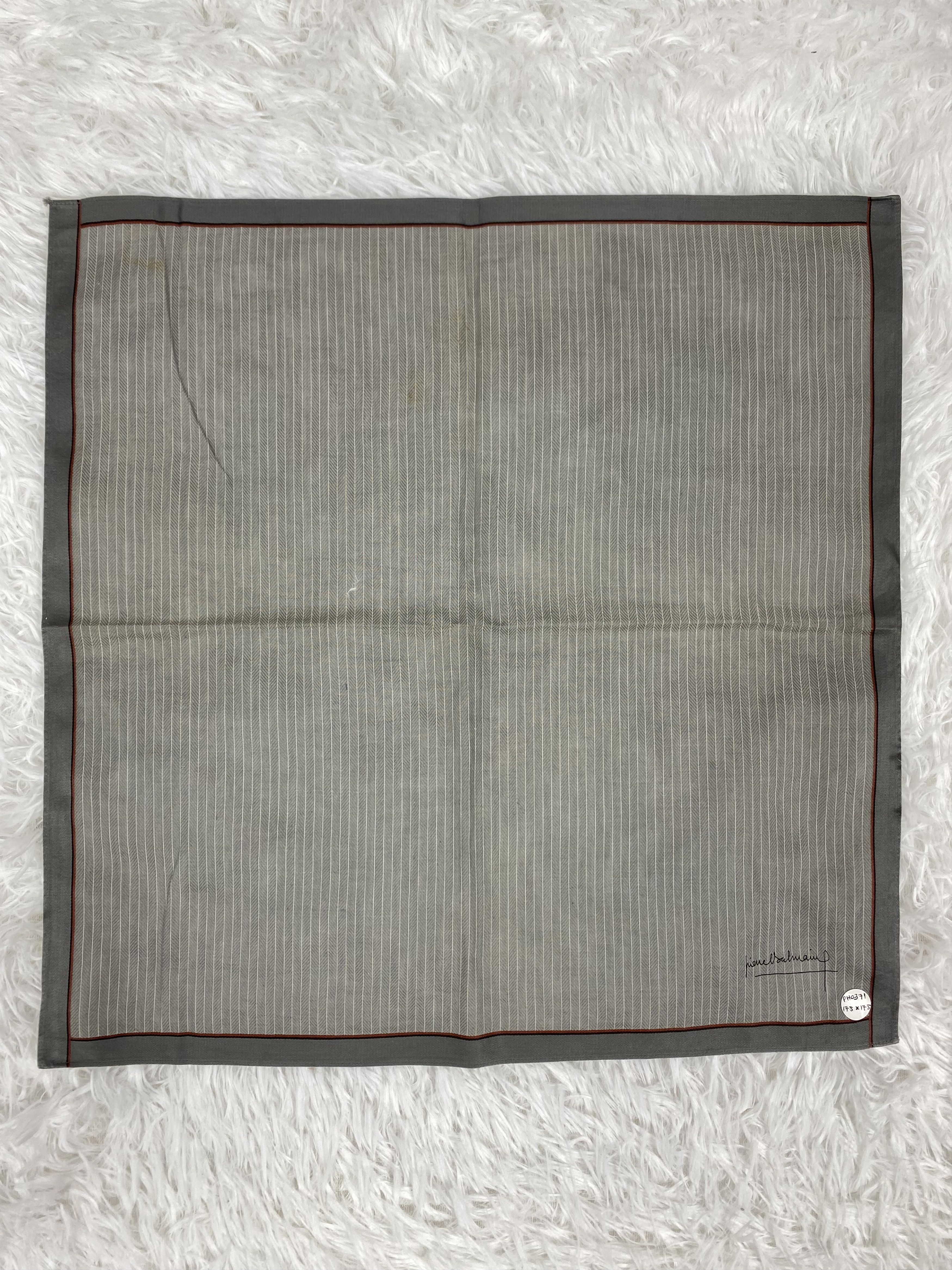 Pierre Balmain Vintage Pierre Balmain Handkerchief Neckerchief PH0371 Size ONE SIZE - 3 Thumbnail
