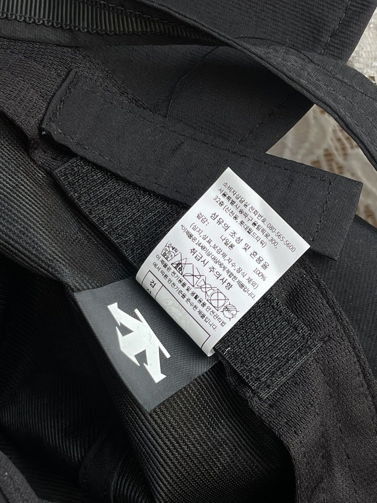 Descente × Japanese Brand Descente black bucket hat korea style kpop rare Size ONE SIZE - 13 Thumbnail