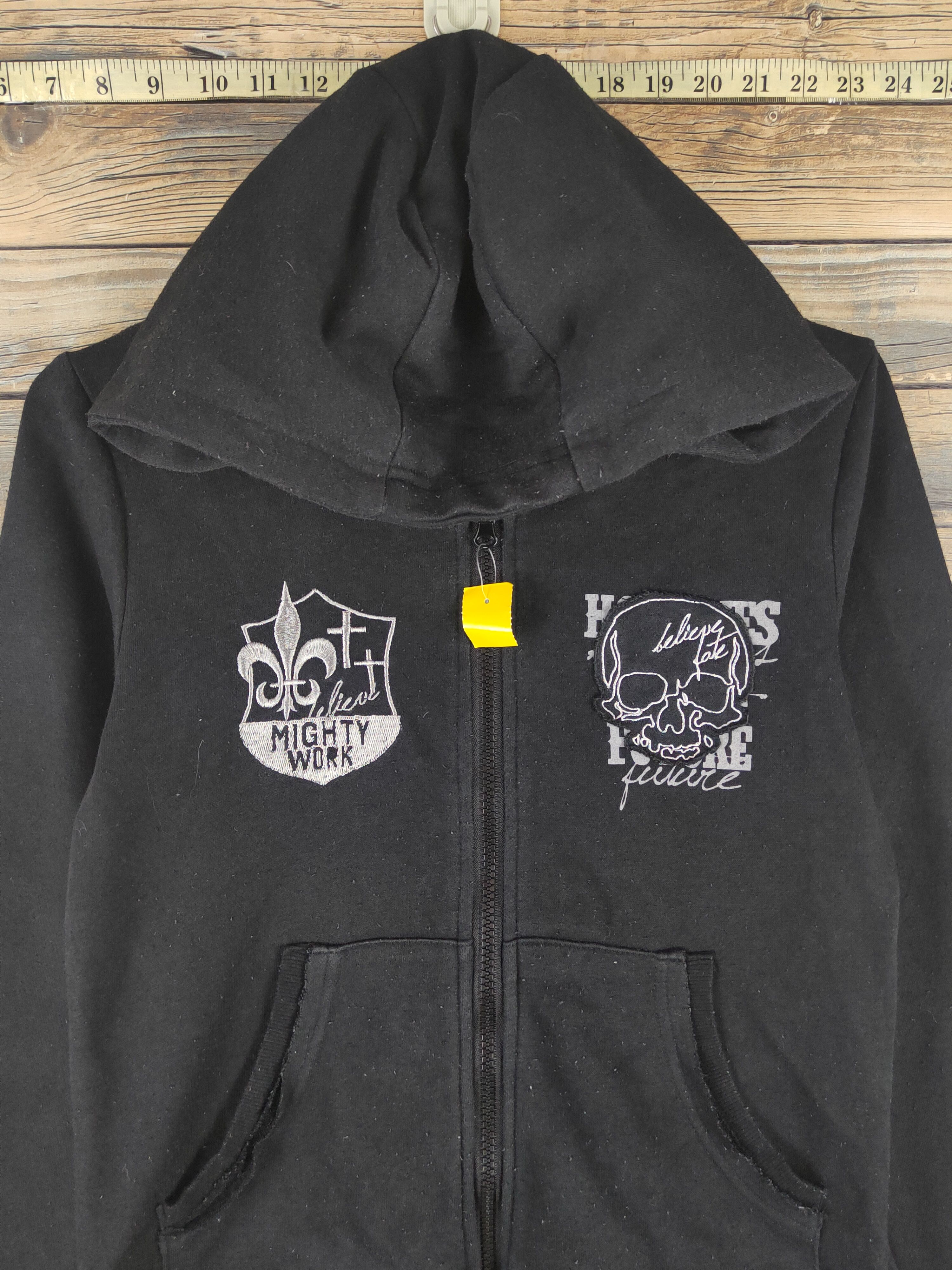 Japanese Brand DL Wonder Facts skull Black Hoodie Sweaters #2517 Size US S / EU 44-46 / 1 - 2 Thumbnail