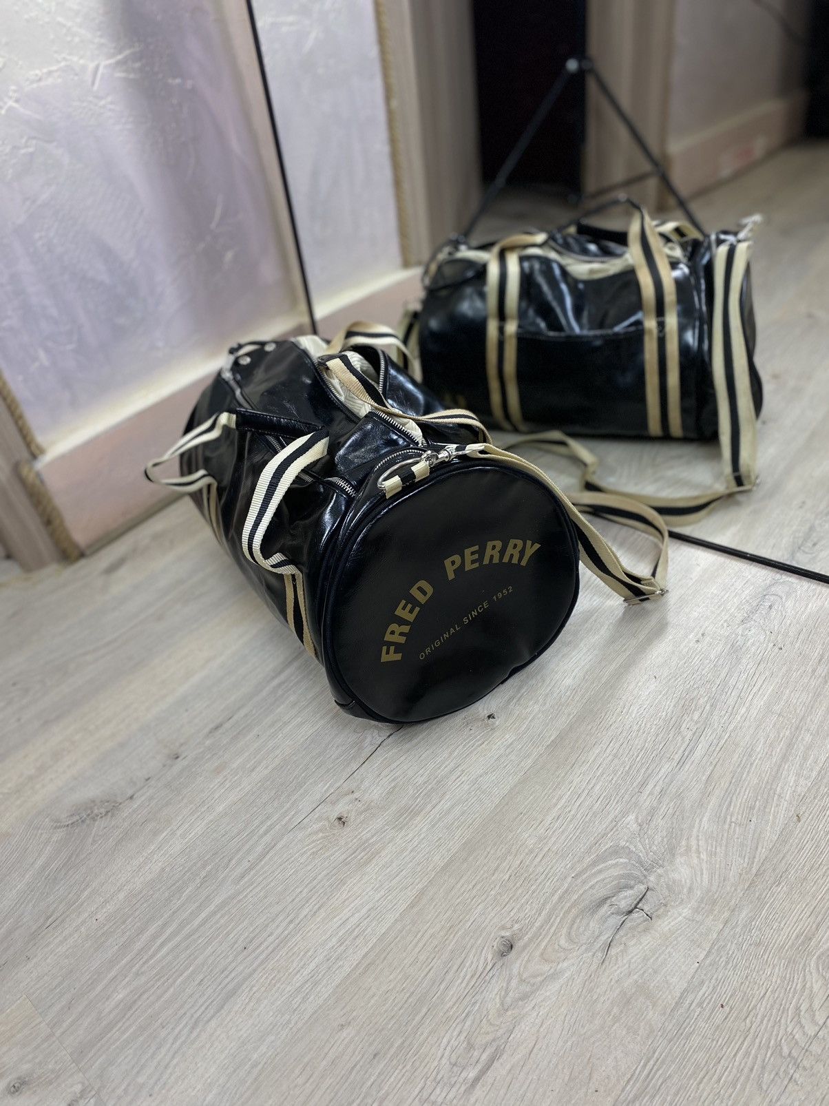 Fred Perry Fred Perry Heritage Glossy Barrel Bag - Iconic 90s/Y2K Size ONE SIZE - 2 Thumbnail