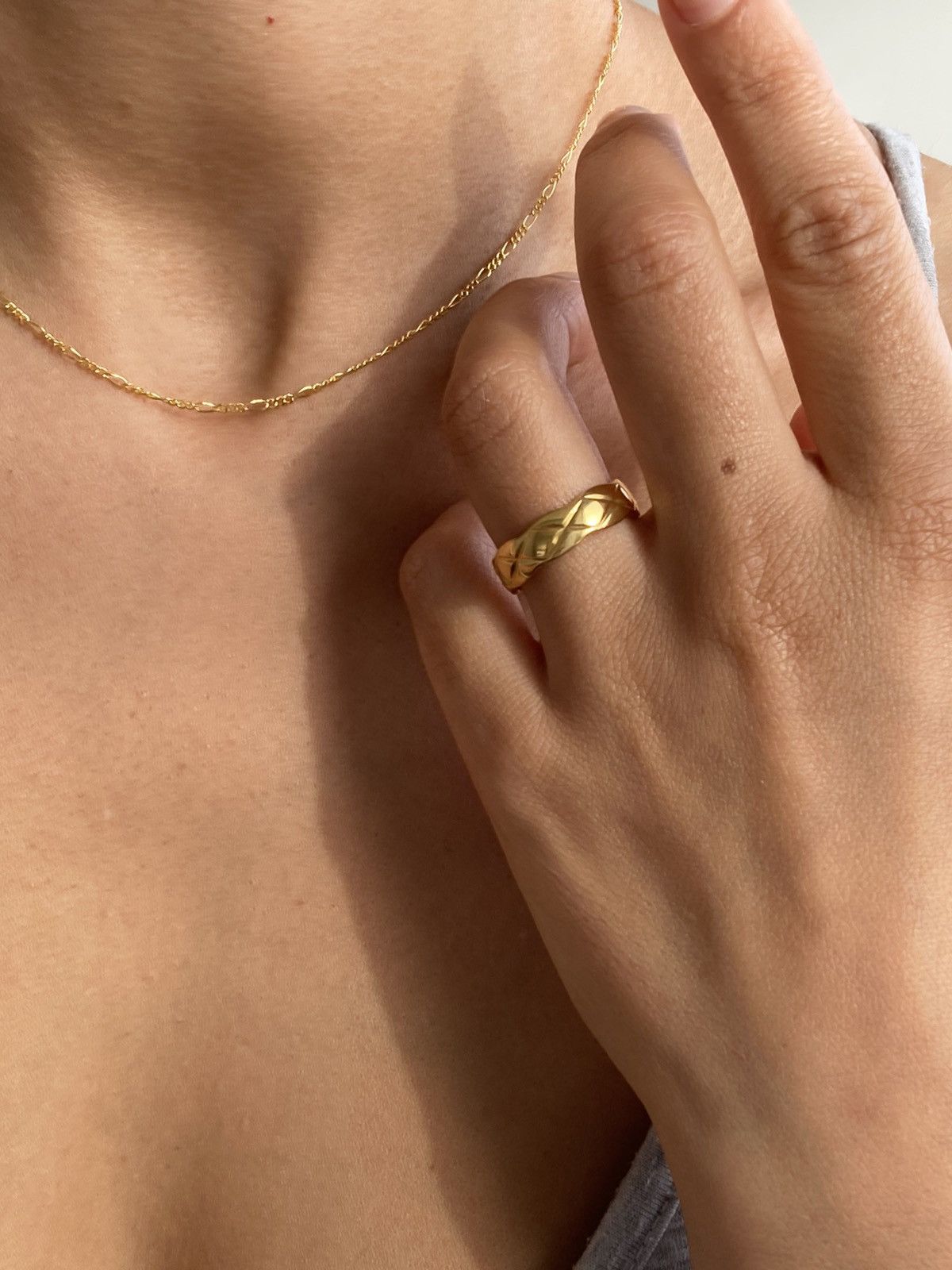 Other Gorgeous high end bold ring size 6 Size ONE SIZE - 1 Thumbnail