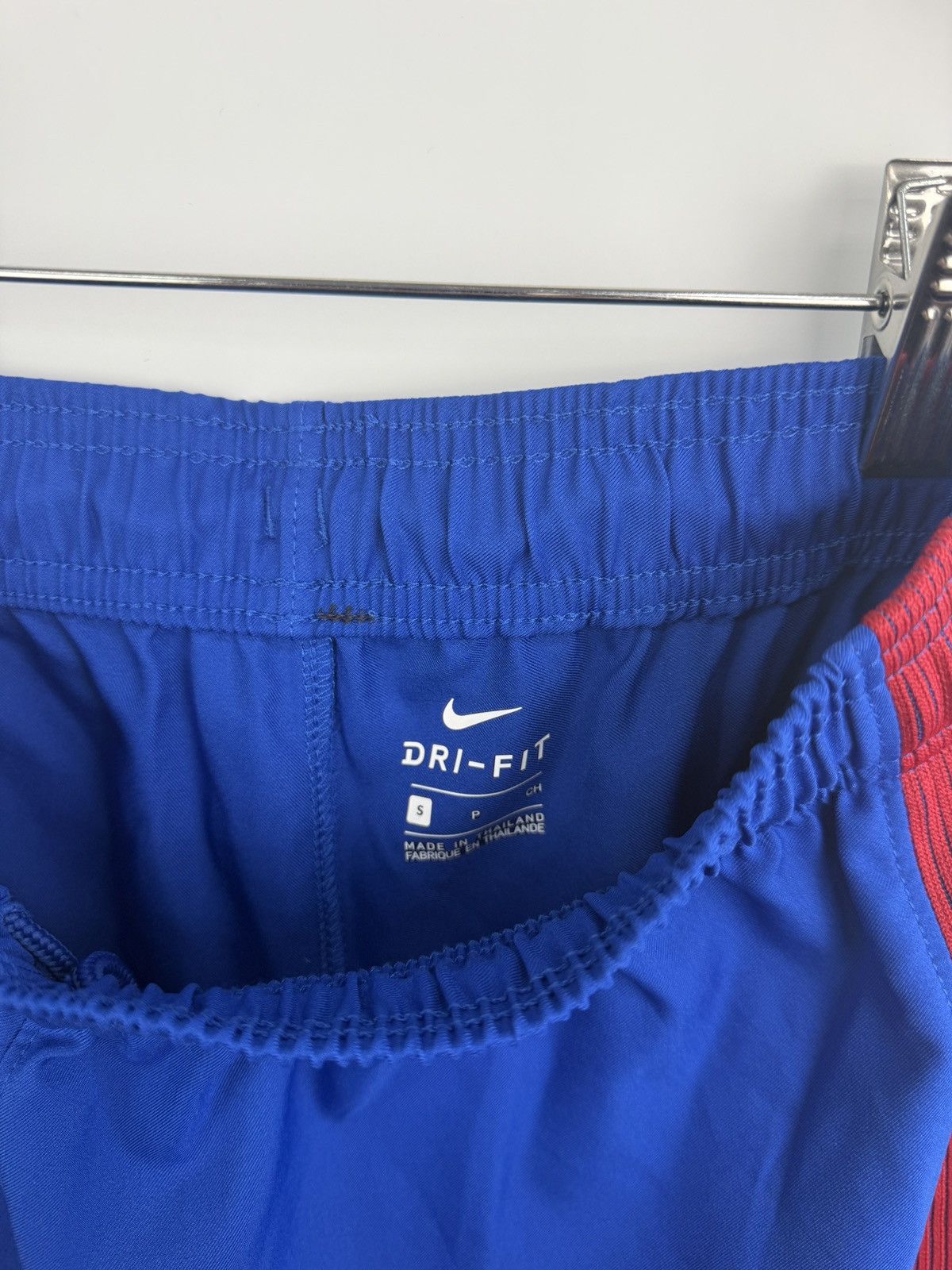 Nike 🇪🇸 2016 F. C. Barcelona Neymar Nike Soccer Shorts Rare Retro Size US 32 / EU 48 - 5 Thumbnail