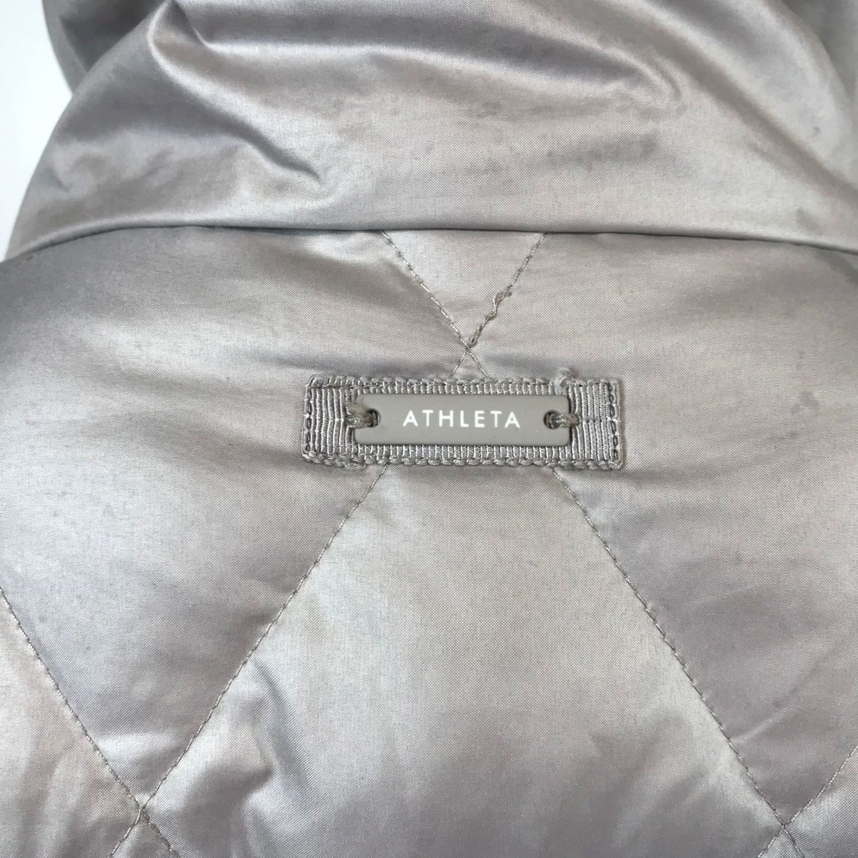 Athleta Athleta Puffer Jacket Mens? Womens Silver Taupe Quilted Funnel Neck Zip Pocket Mid-Length Seasonal Winter Fall Regular Size L Size L / US 10 / IT 46 - 7 Thumbnail