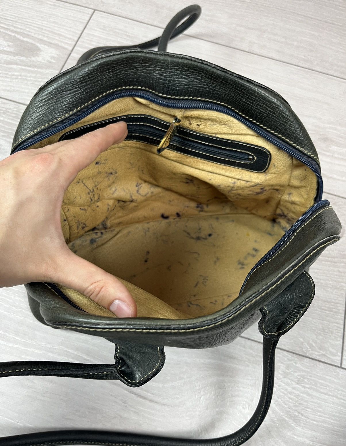 Loewe Loewe Vintage 80s Luxury Leather Shoulder Bag Womens Size ONE SIZE - 20 Thumbnail
