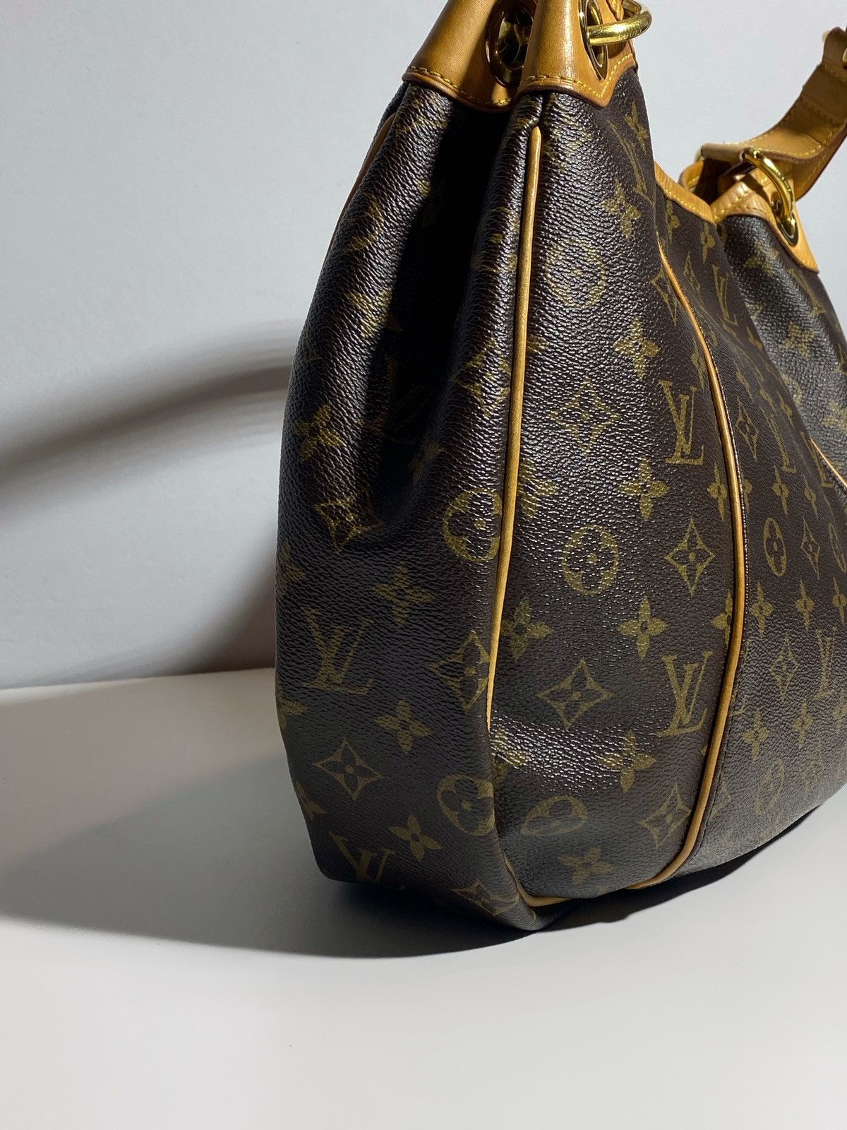 Louis Vuitton Louis Vuitton Galliera Shoulder Bag Tote Monogram Leather Size ONE SIZE - 6 Thumbnail