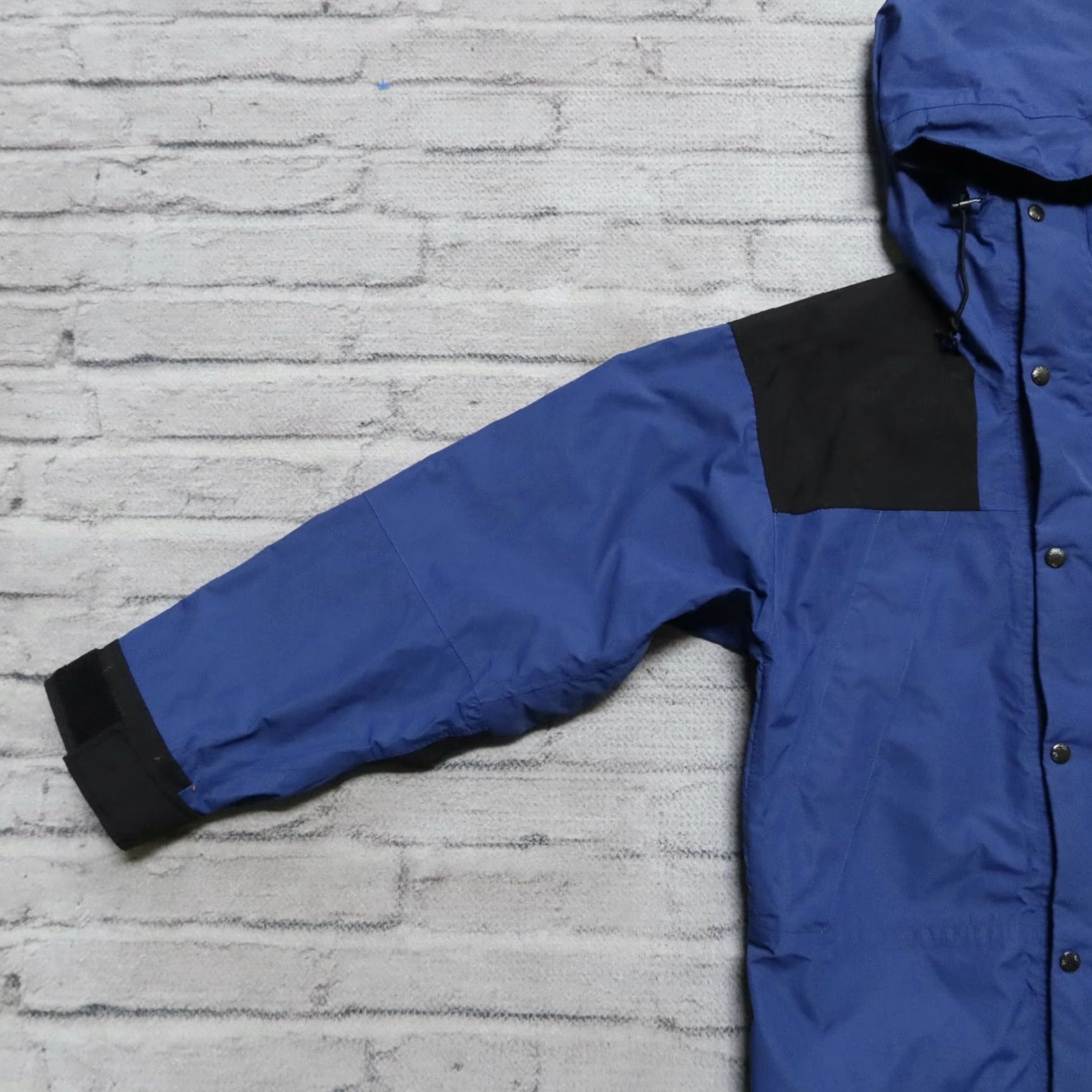 The North Face VINTAGE North Face Goretex Mountain Light Parka Jacket S Blue Mens Vintage 90s Parka Jacket Blue Gore-Tex Mountain Light Men S Size US S / EU 44-46 / 1 - 4 Thumbnail