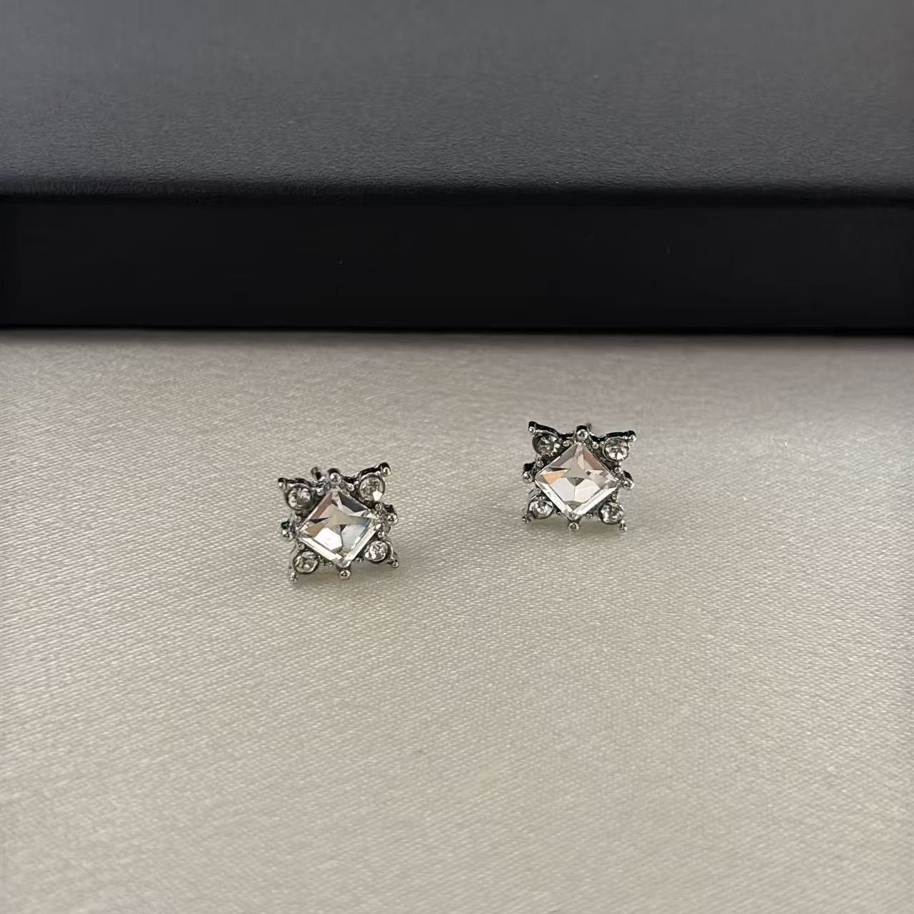 Other Star Stud Earrings for Men Women Streetwear Hip Hop Punk Size ONE SIZE - 2 Thumbnail