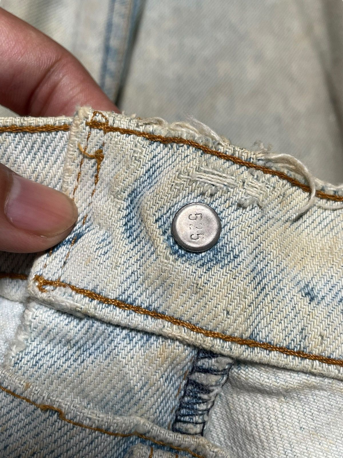 Levi's Vintage 80s Levi’s Paint Splattered Dirtied Wash Ripped Jean Size US 30 / EU 46 - 13 Thumbnail