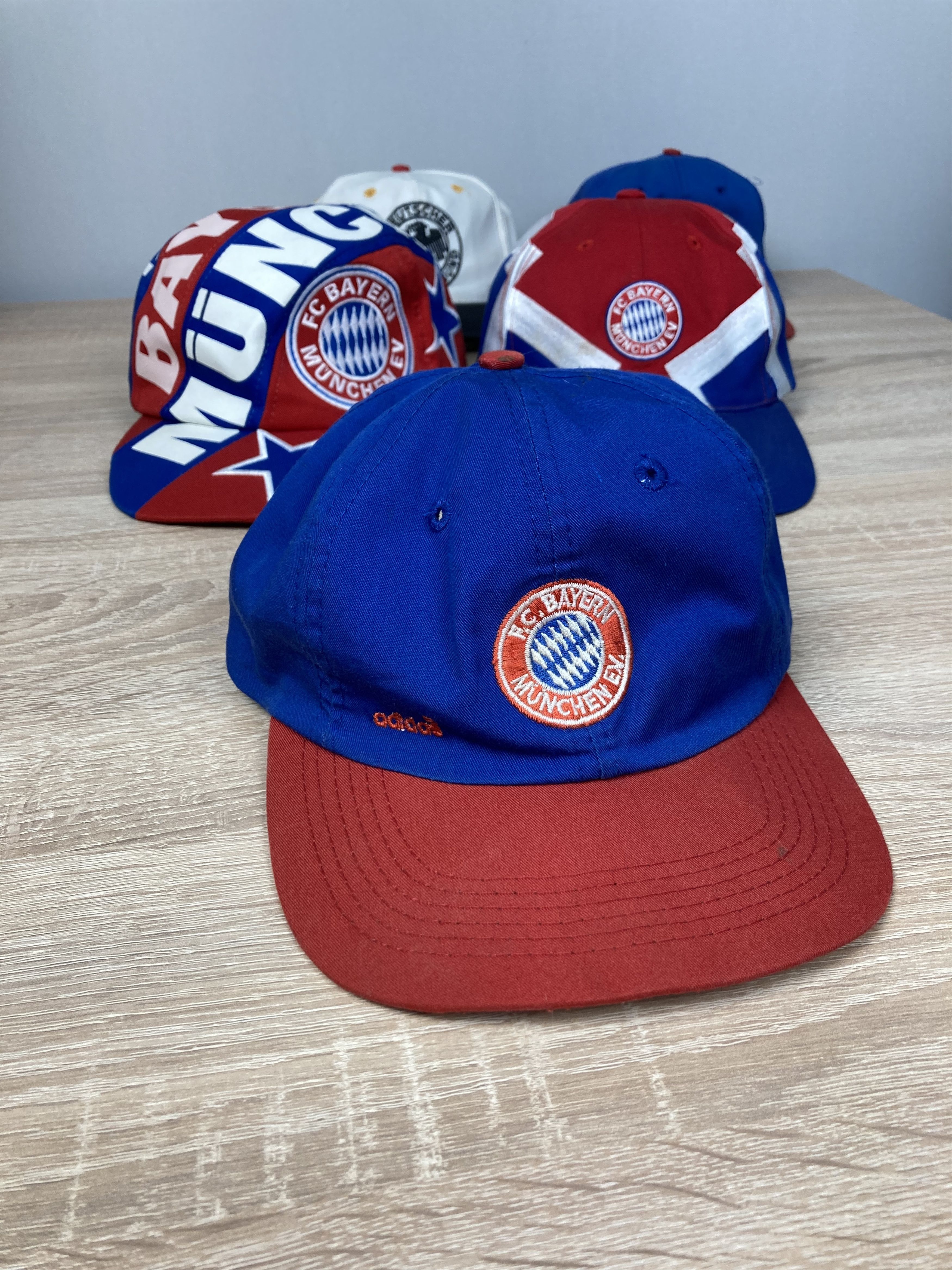 Sports Specialties × Vintage Collection of Caps German Bundesliga Team Bayern Munich 70s+ Size ONE SIZE - 12 Thumbnail
