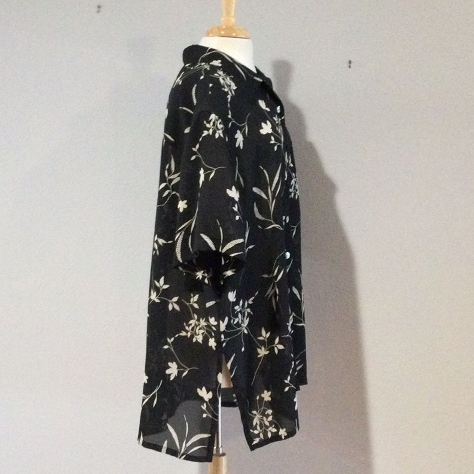 Evan Picone Evan-Picone Floral Button Front Shoulder Pads Top Sz 22W Size 3XL / US 20-22 - 5 Thumbnail