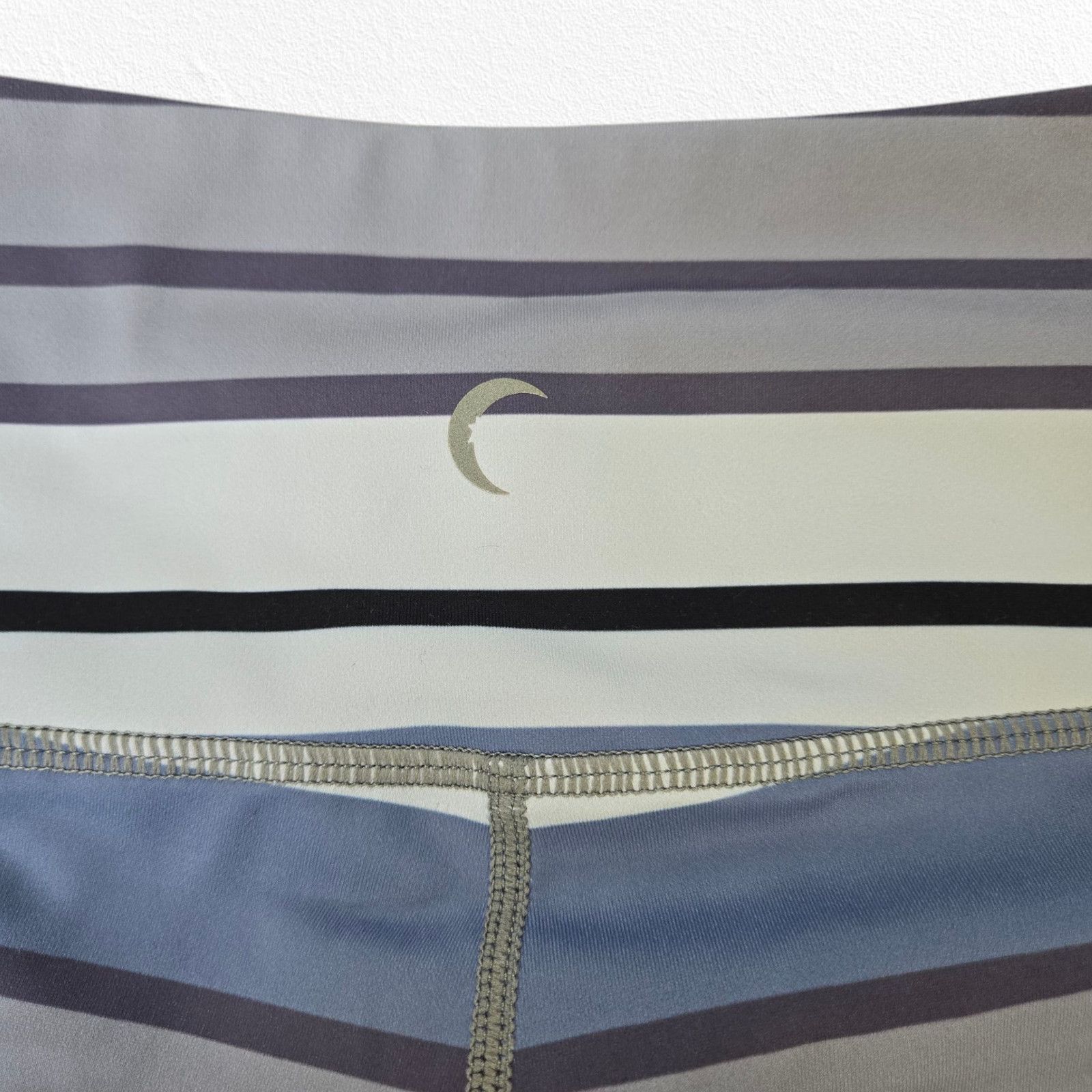 Other Purple Blue Striped High Rise 7/8 Leggings Size 6-8 Size 28" / US 6 / IT 42 - 4 Thumbnail