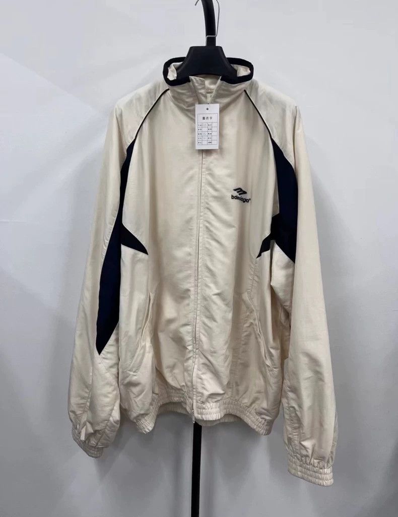 Balenciaga Balenciaga Logo monogram print contrast sunscreen collar j Size US XXS / EU 40 - 1 Thumbnail
