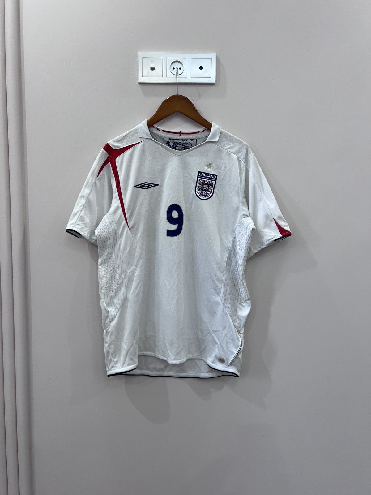 Umbro England Rooney 9 Home Football Shirt 2005/07 Large Umbro Size US L / EU 52-54 / 3 - 1 Thumbnail