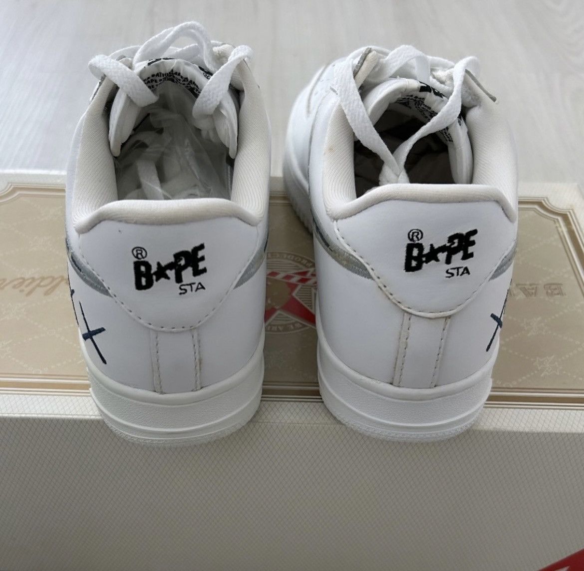 Bape VERY RARE OG 2005 A BATHING APE X KAWS BAPESTA Size US 9.5 / EU 42-43 - 6 Thumbnail