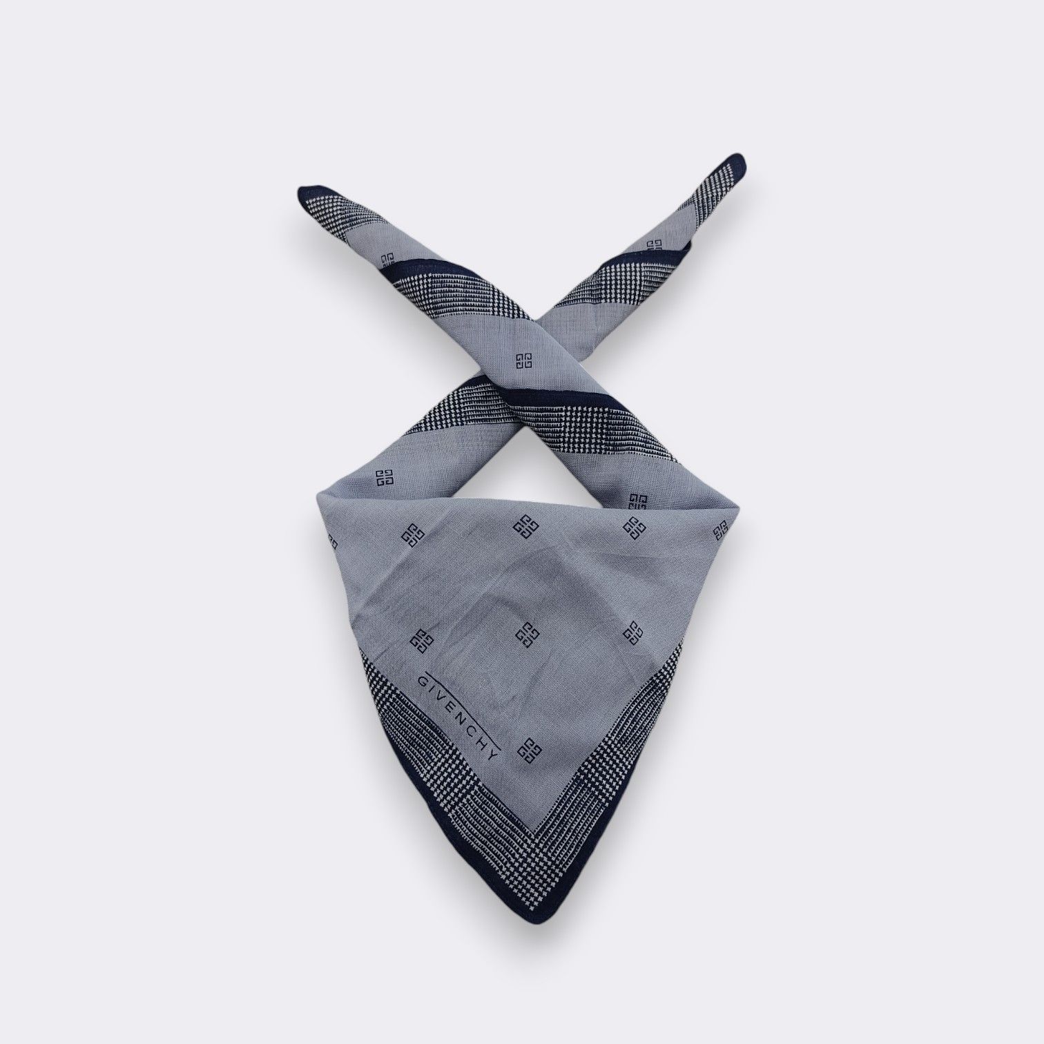 Givenchy × Vintage Vintage Givenchy Handkerchief Neckerchief Bandana H026B Size ONE SIZE - 1 Thumbnail