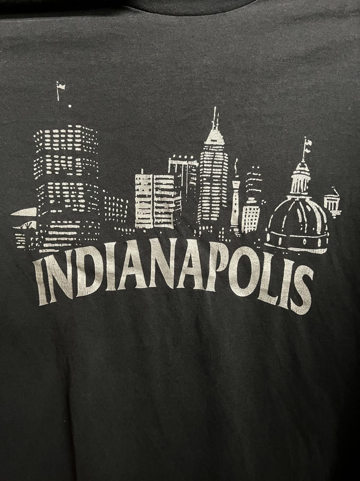 Designer VTG Indianapolis T-shirt Skyline Buildings City Scape Tee -L Size US XL / EU 56 / 4 - 2 Thumbnail