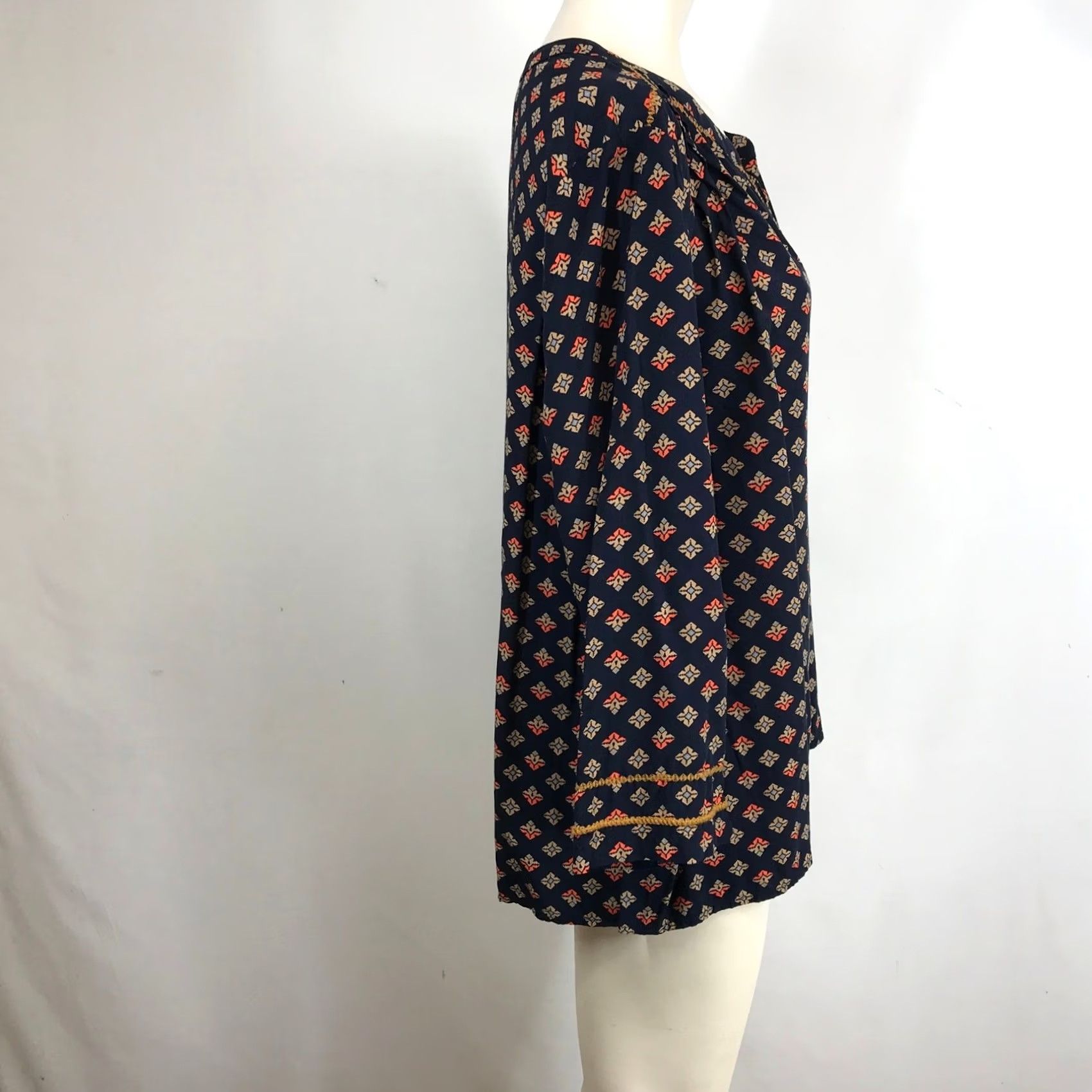 Vintage VINTAGE? No — J Jill Navy Blue Geometric Print Tunic Blouse Women Size L Long Sleeve V Neck Size L / US 10 / IT 46 - 4 Thumbnail
