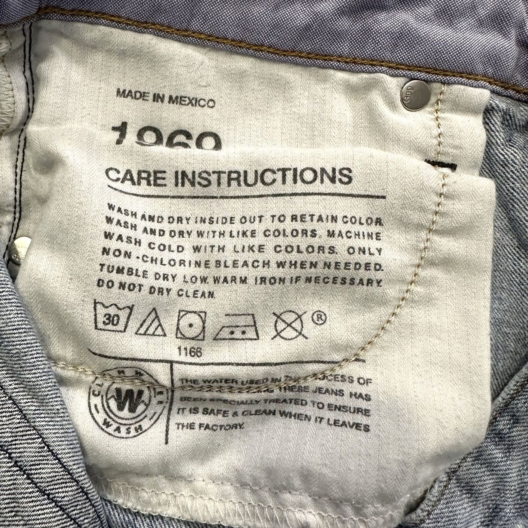 Gap Gap 1969 Skirt Womens 4 Mini Distressed Light Wash Denim Jeans Blue Pockets Shorts 90s Style Mens Womens Girls Size 27" / US 4 / IT 40 - 5 Thumbnail