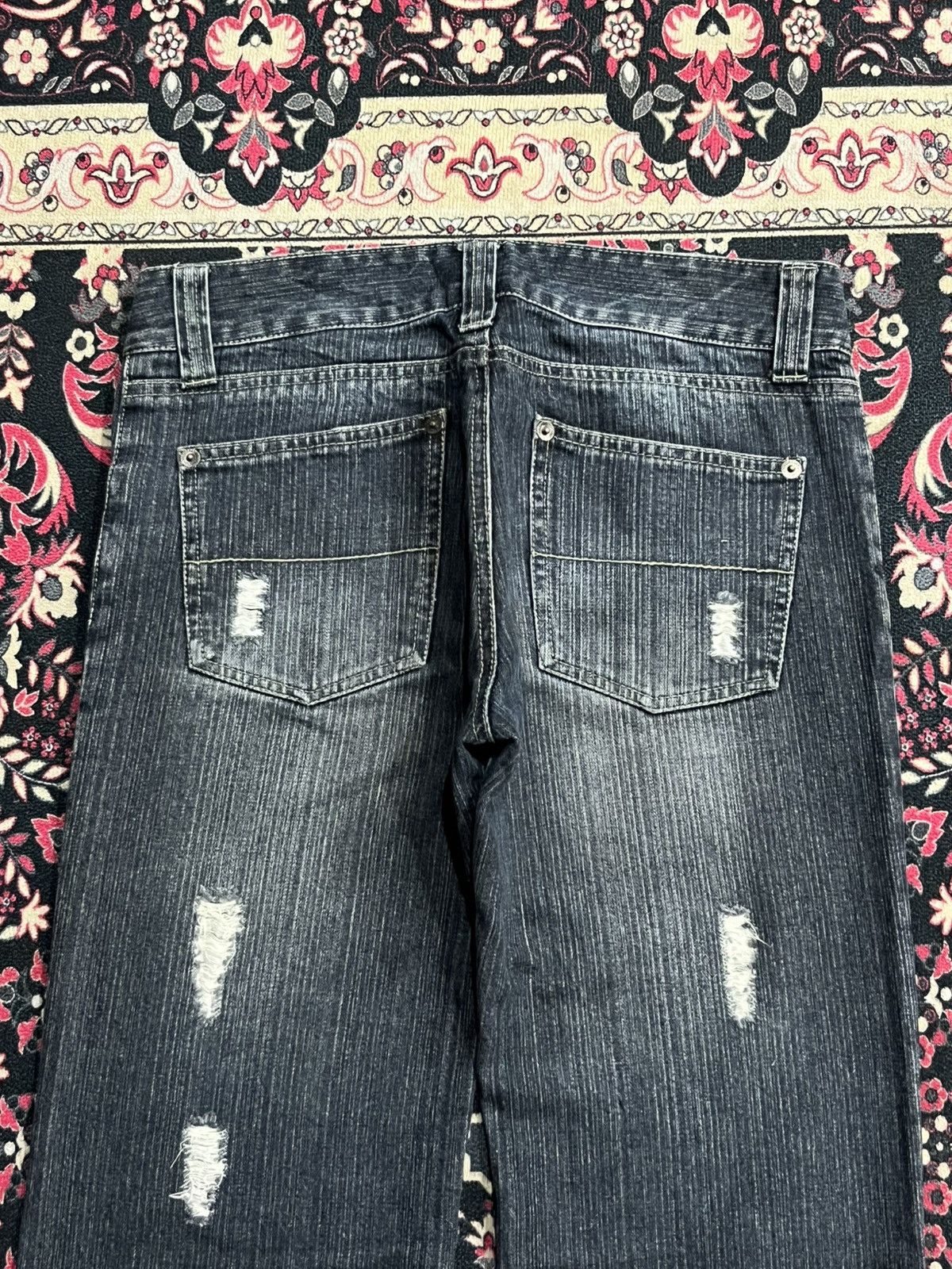 Japanese Brand Japanese Brand Wavelist Dark Washed Distressed Studded Jeans Size US 32 / EU 48 - 7 Thumbnail