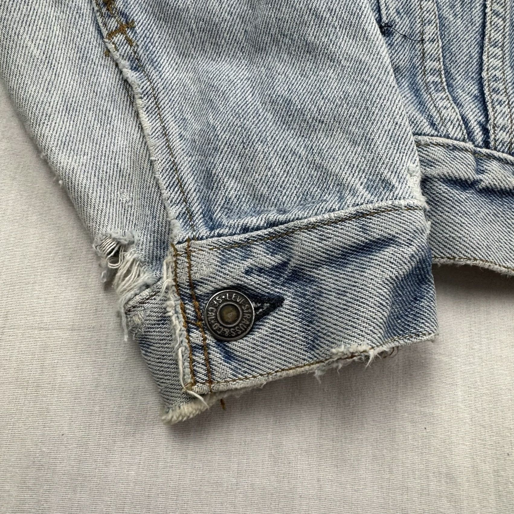 Levi's VINTAGE Levi's Denim Jacket Men S Blue 80s 90s USA Made In USA Regular Size S Cotton Denim Jacket Casual Pockets Collared Vintage Yes Size US S / EU 44-46 / 1 - 6 Thumbnail