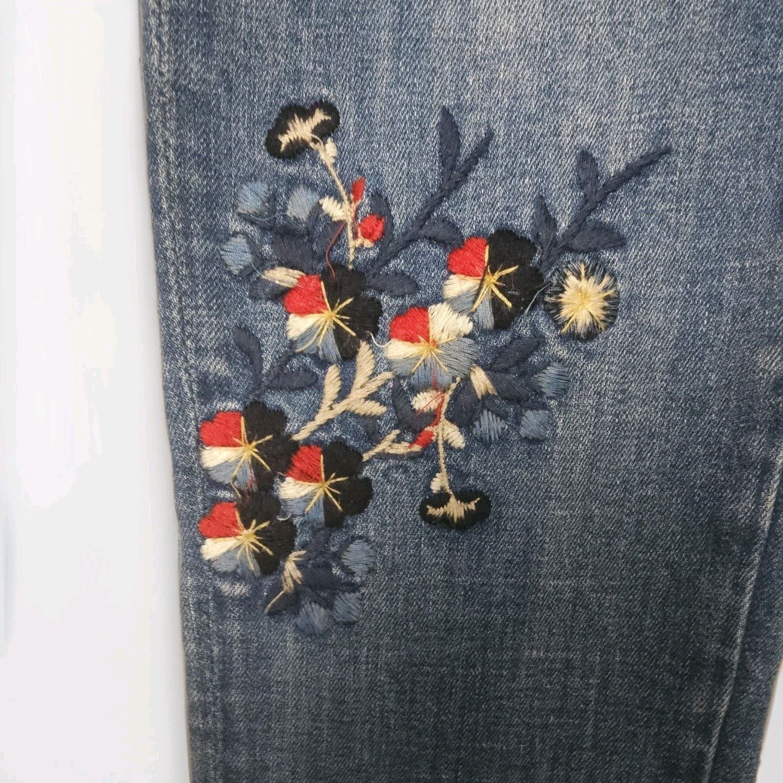 Other Driftwood Beau embroidered floral distressed skinny jeans 26 Size 26" / US 2 / IT 38 - 4 Thumbnail
