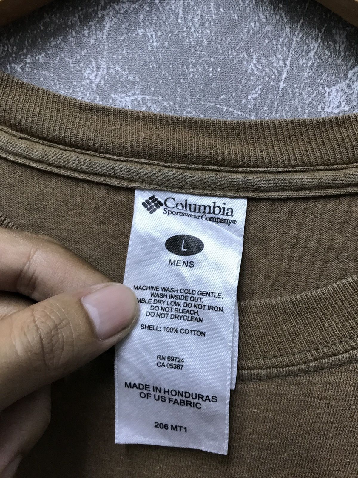 Columbia Vintage Columbia Outdoor Sports Wear Tee Size US L / EU 52-54 / 3 - 3 Thumbnail