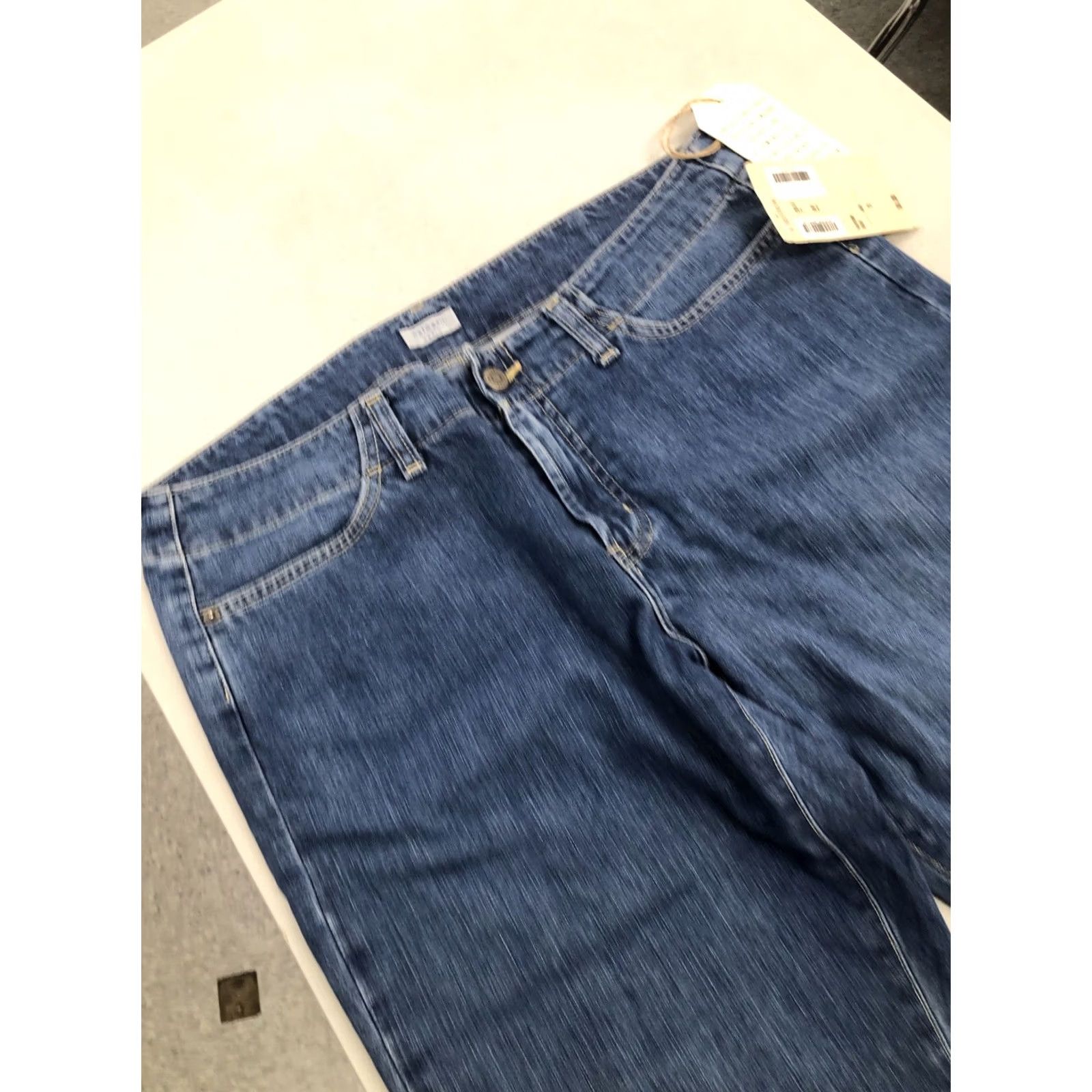 Vintage Halogen Women’s Denim Straight Leg Capri Jeans 12 Medium Wash 34x25 5-Pocket Modern Rise Mid Blue Size 34" / US 12 / IT 48 - 2 Thumbnail