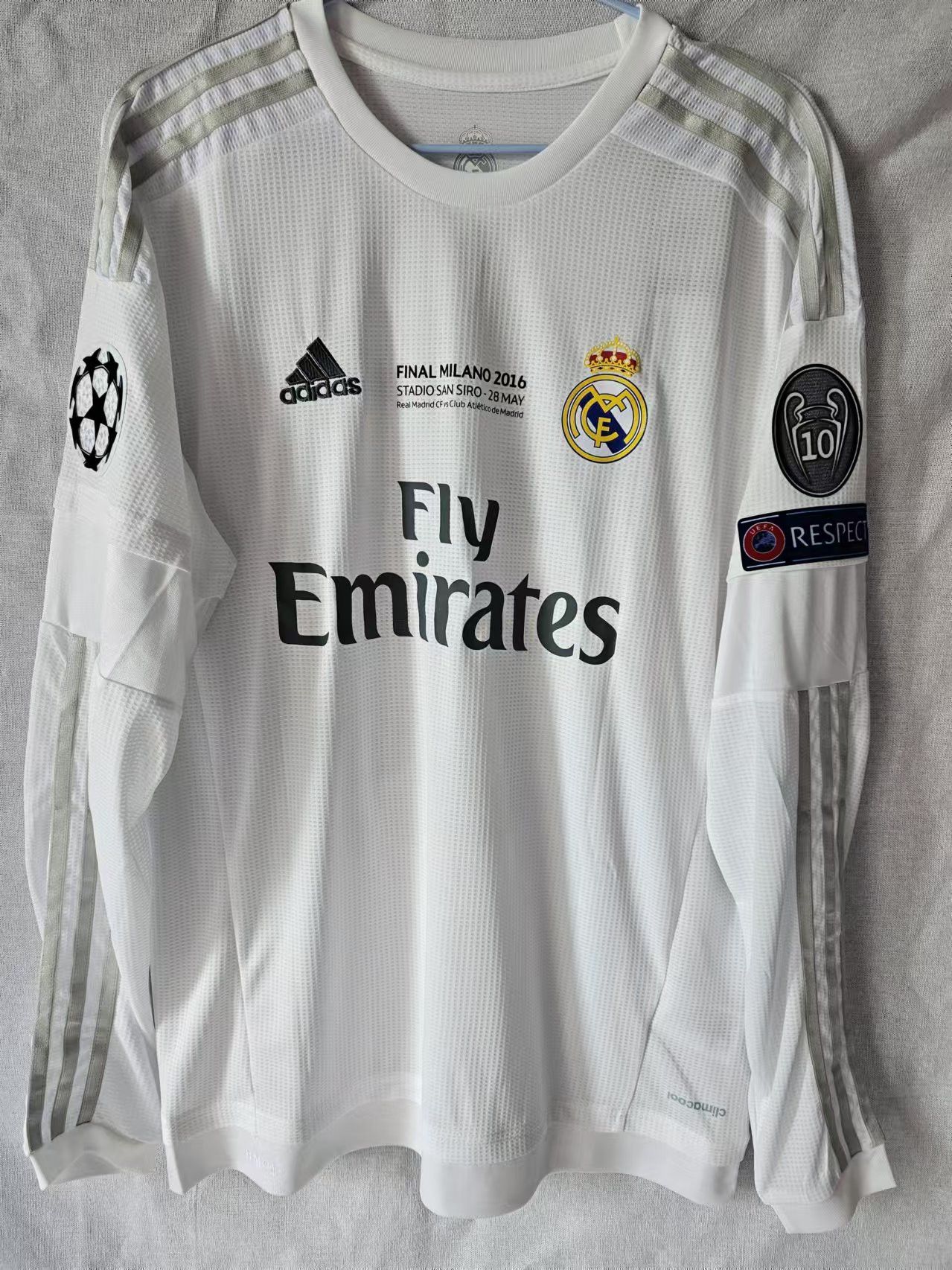 Other 2015 2016 Real Madrid #7 C Ronaldo Jersey L Size US L / EU 52-54 / 3 - 2 Thumbnail