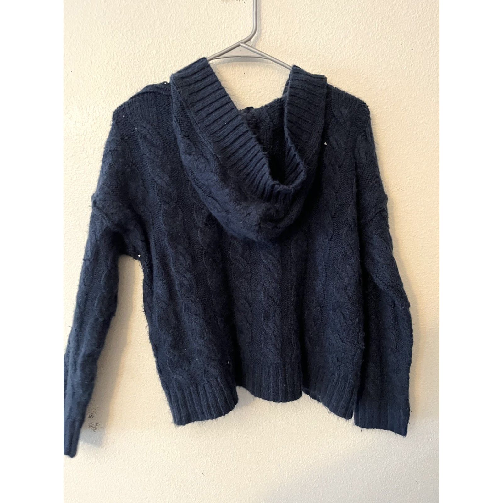 American Eagle Outfitters American Eagle Outfitters Navy Blue Cropped Hoodie Sweater Women's XS Size XS Pullover Womens Items: Pre-owned Luz Size XS / US 0-2 / IT 36-38 - 3 Thumbnail