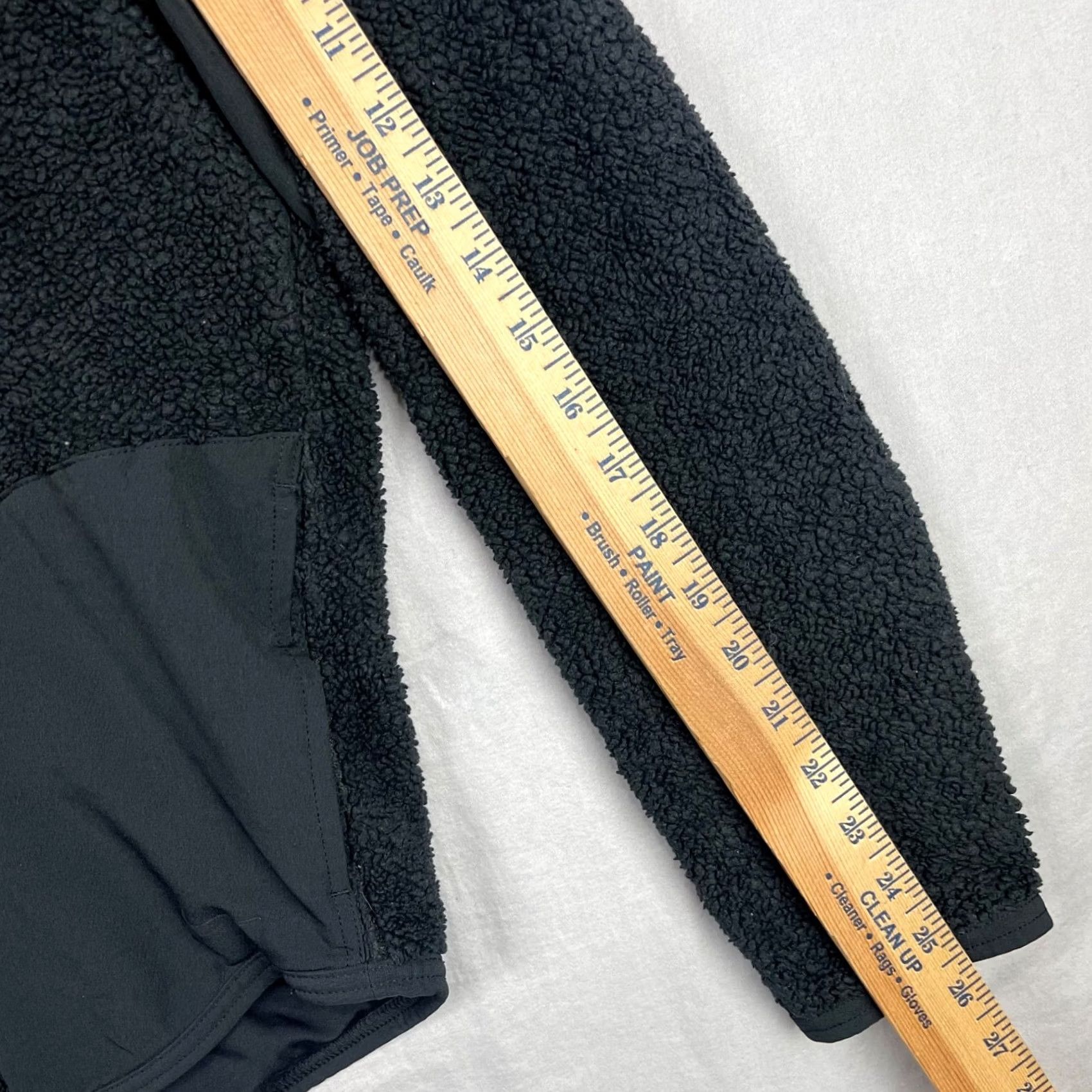 Nike Nike Hoodie Womens Large Pullover Therma Fleece Deep Pile AR7404-010 Black Logo, Regular, 2001-2024 Style: Nike Sportswear Hoodie Size L / US 10 / IT 46 - 6 Thumbnail