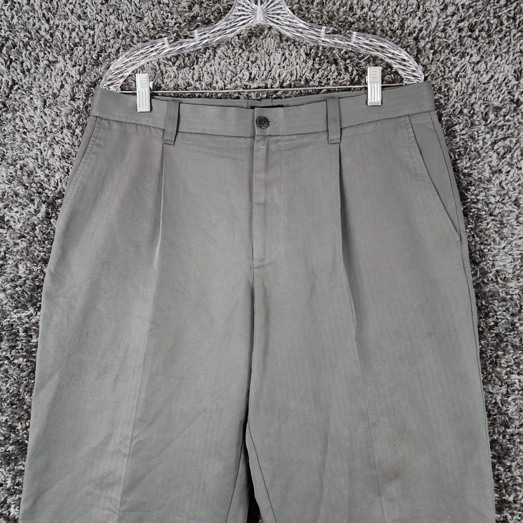 Izod IZOD Golf Mens Gray Pleated 100% Polyester Golf Pants Size 34x30 Size US 34 / EU 50 - 2 Thumbnail