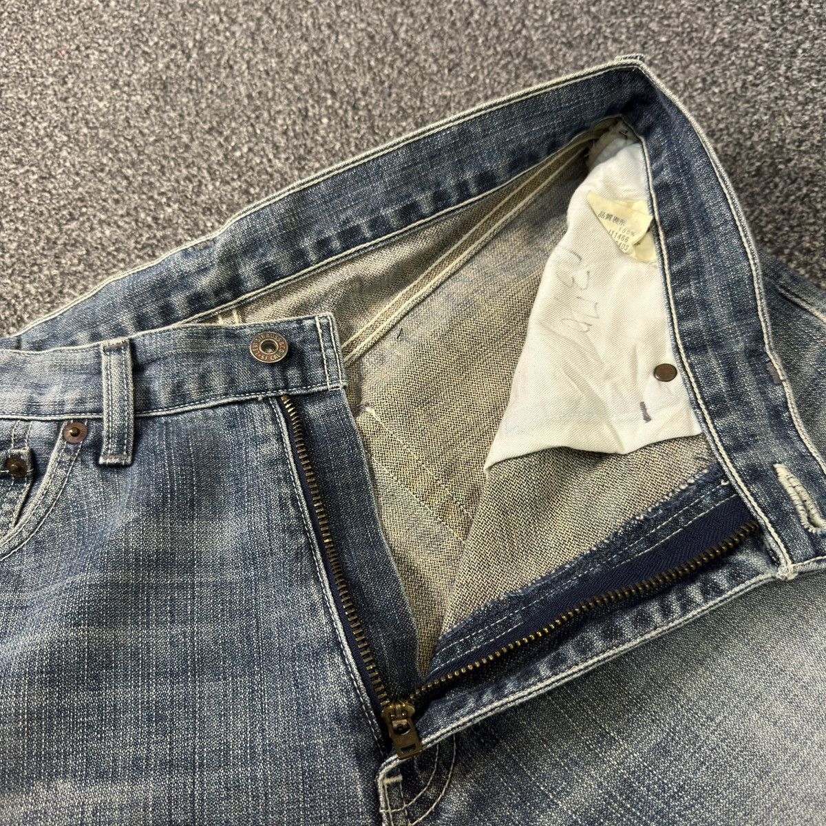 Levi's Vintage 2003 Levis 502 Distressed Denim W34 Size US 34 / EU 50 - 13 Thumbnail