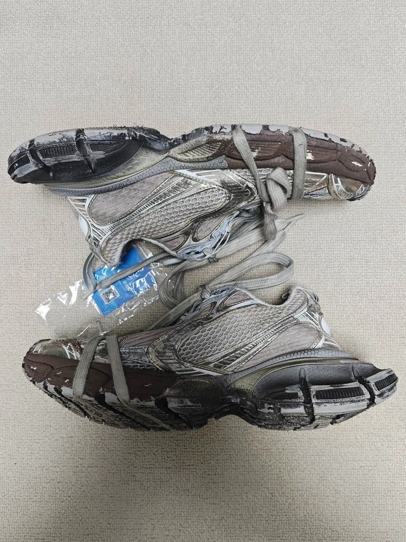 Balenciaga Balenciaga Mud-dyed low cut lace-upsMud-dyed low-cut lace-u Size US 5 / EU 37 - 5 Thumbnail