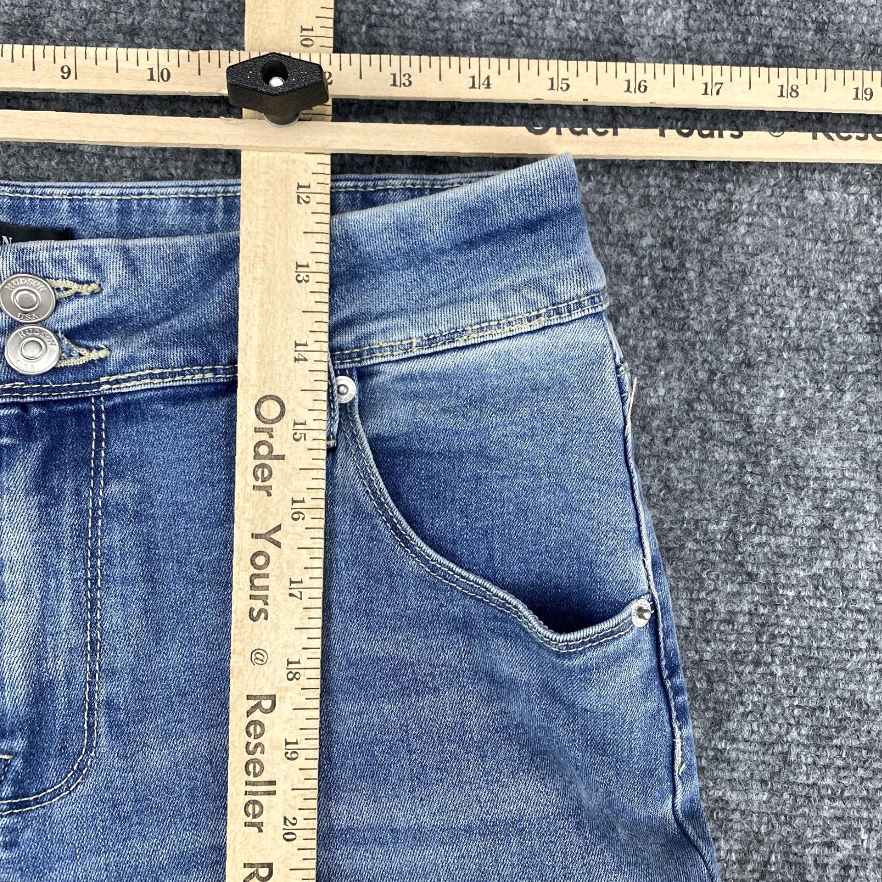 Hudson Hudson Jeans Womens 8 Light Blue Straight Leg Denim Stretch Back Pockets Flap Logo Patch 31 In Waist 31 In Inseam Regular Rise Mid Zip Fly Belt Loops Size 30" / US 8 / IT 44 - 6 Thumbnail