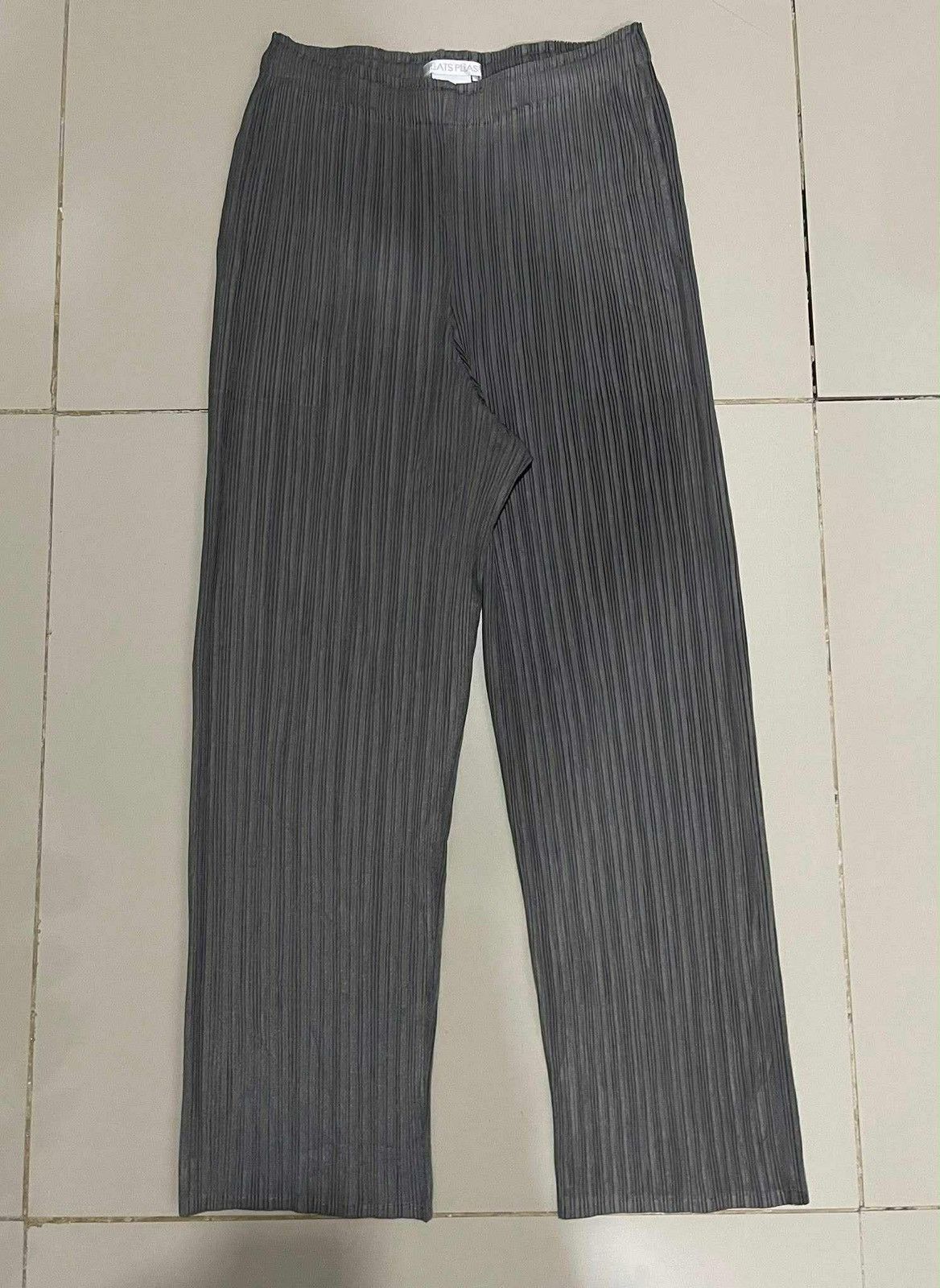 Pleats Please Issey Miyake Pleats Please Straight Pants Size 26" / US 2 / IT 38 - 1 Thumbnail