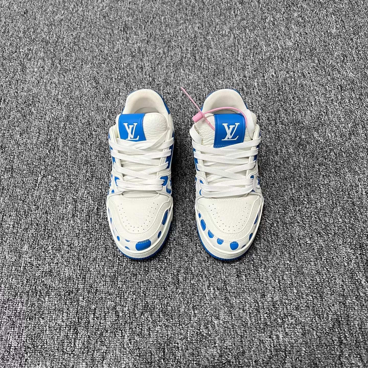 Louis Vuitton LV x Yayoi Kusama Blue White Polka Dot Trainer 35.5 99 Size US 5 / IT 35 - 4 Thumbnail