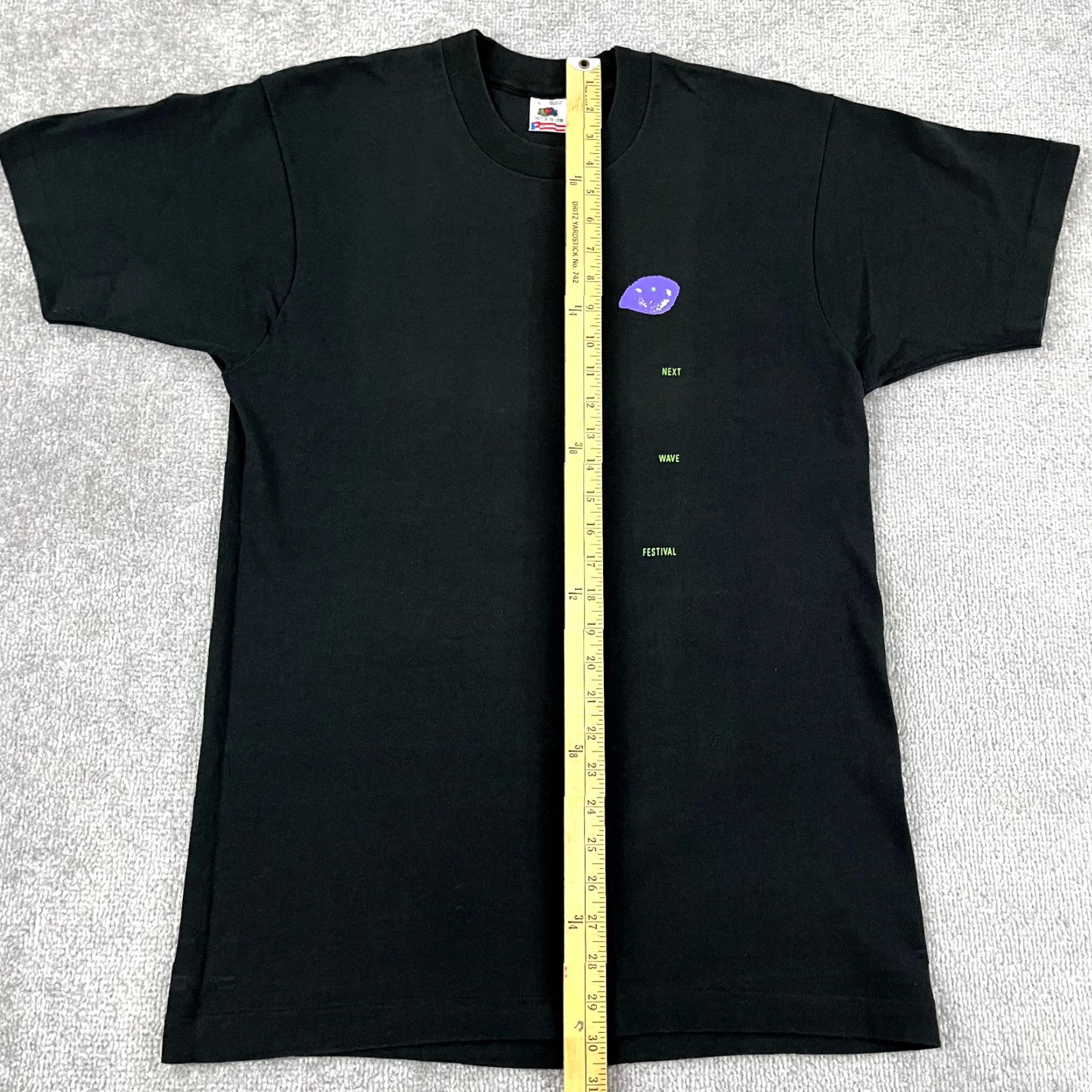 Fruit Of The Loom VINTAGE Fruit of the Loom Shirt Men Large Black 90s Art Music Next Wave Festival Philip Morris Graphic Print Crew Neck Short Sleeve T-Shirt Size US L / EU 52-54 / 3 - 5 Thumbnail