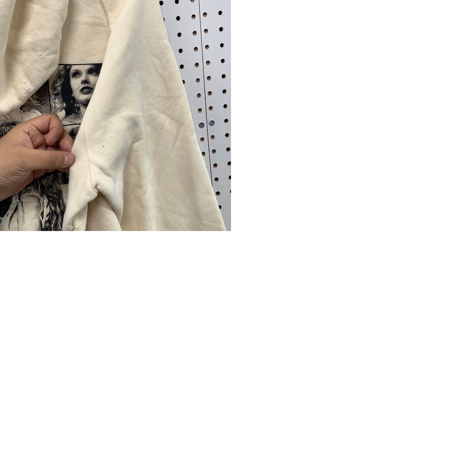 Vintage Taylor Swift Eras Tour Hoodie Sweatshirt Mens M DISTRESSED Beige Shirt (Hoodie) Size US M / EU 48-50 / 2 - 10 Thumbnail