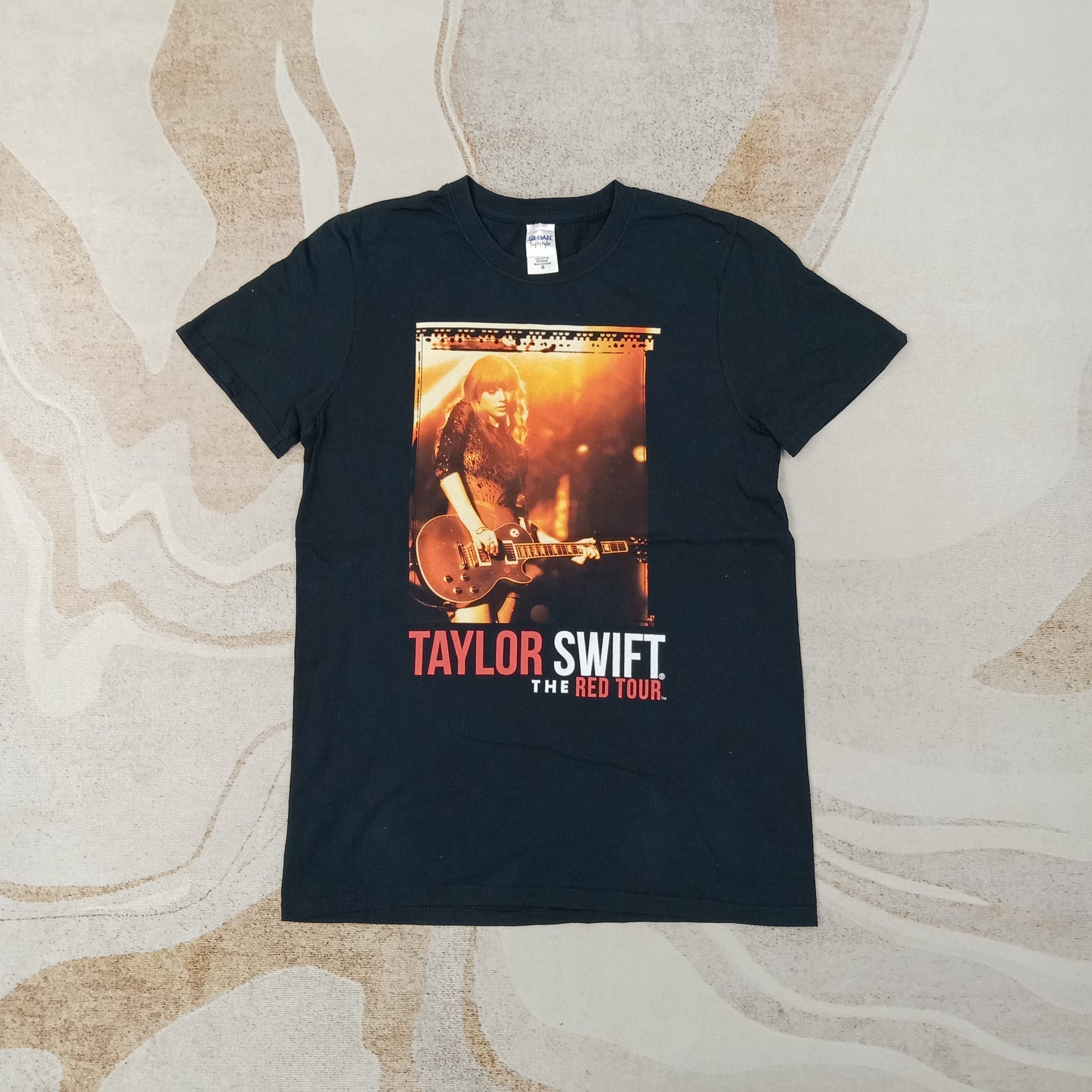 Band Tees Taylor Swift The Red Solo Singer Tour Tshirt C259N53 Size US S / EU 44-46 / 1 - 1 Thumbnail