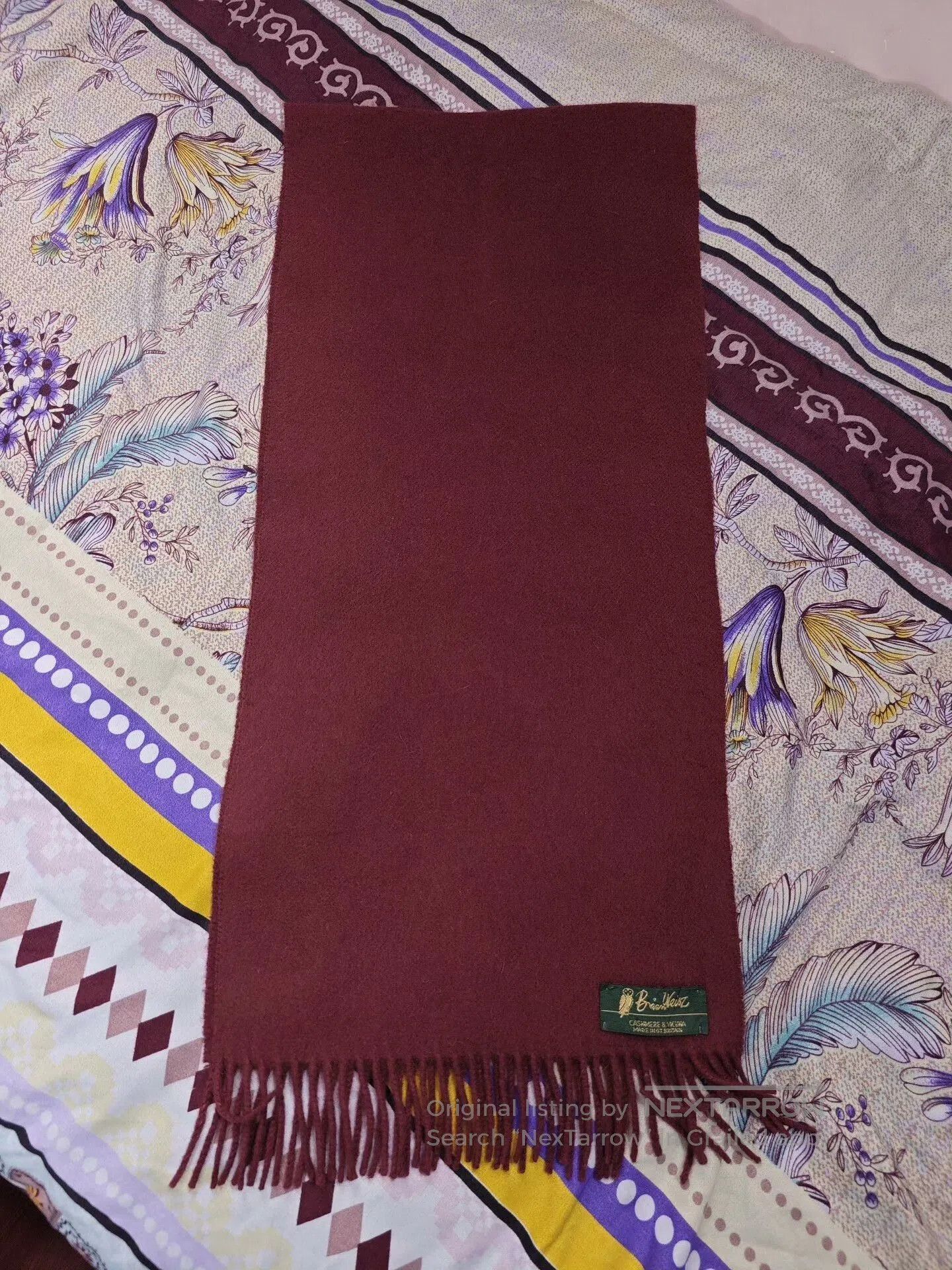 Japanese Brand Brian Weisz Cashmere Scarf in Burgundy. Size ONE SIZE - 1 Thumbnail