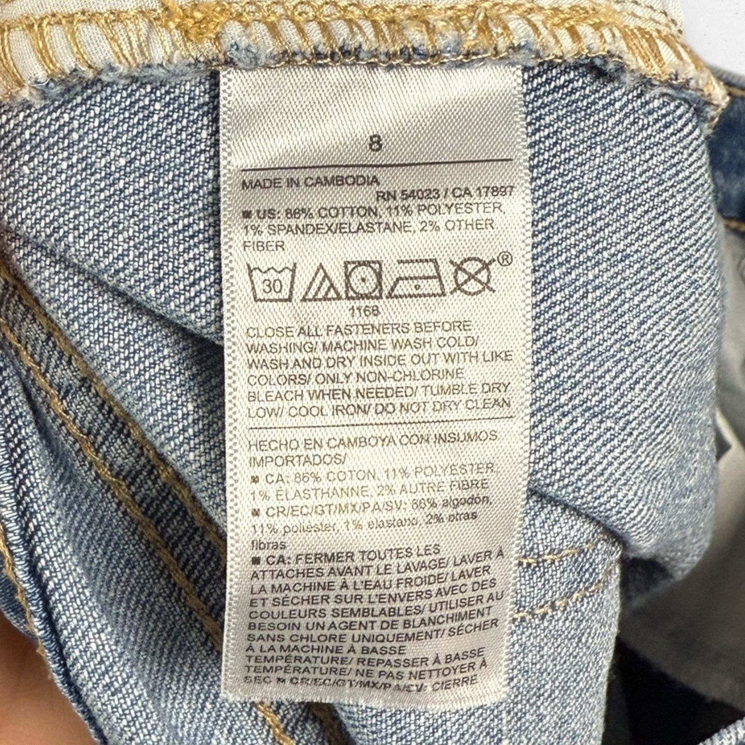 Old Navy Old Navy Mid-Rise Wow Boyfriend Women's Size 8 Medium Wash Size 30" / US 8 / IT 44 - 4 Thumbnail