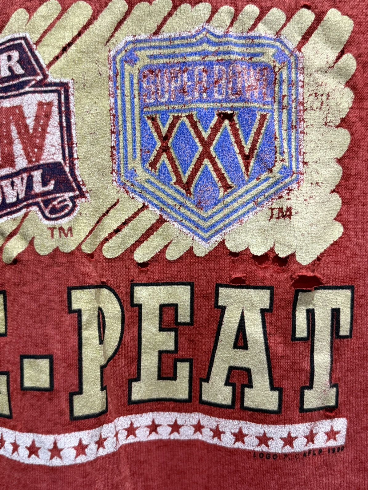 Logo 7 × NFL × Vintage Vintage NFL 49ERS Three Peat Thashed Paper Thin Tee Size US XL / EU 56 / 4 - 10 Thumbnail